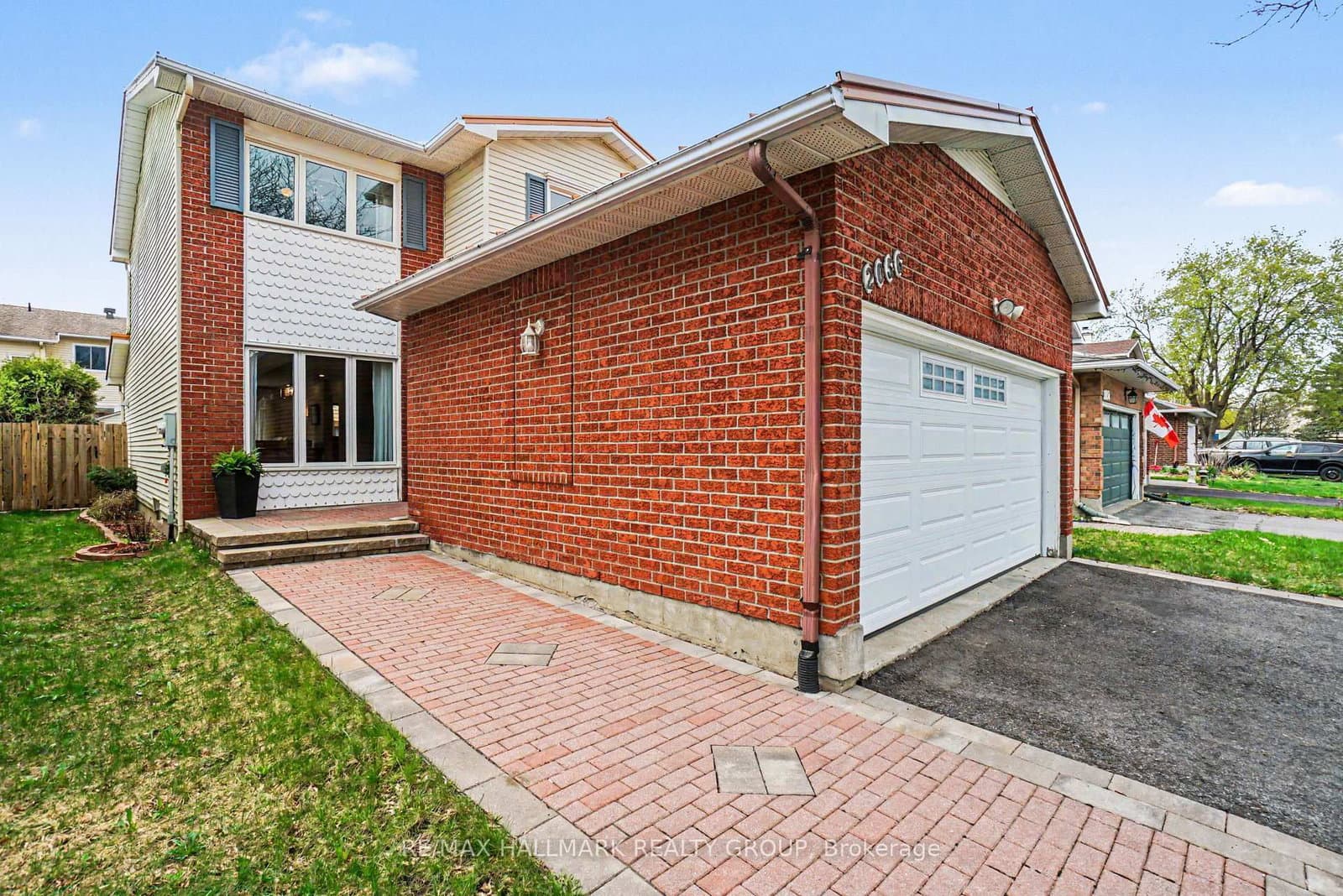 2056 Wildflower Drive, Orleans, ON — photo 2