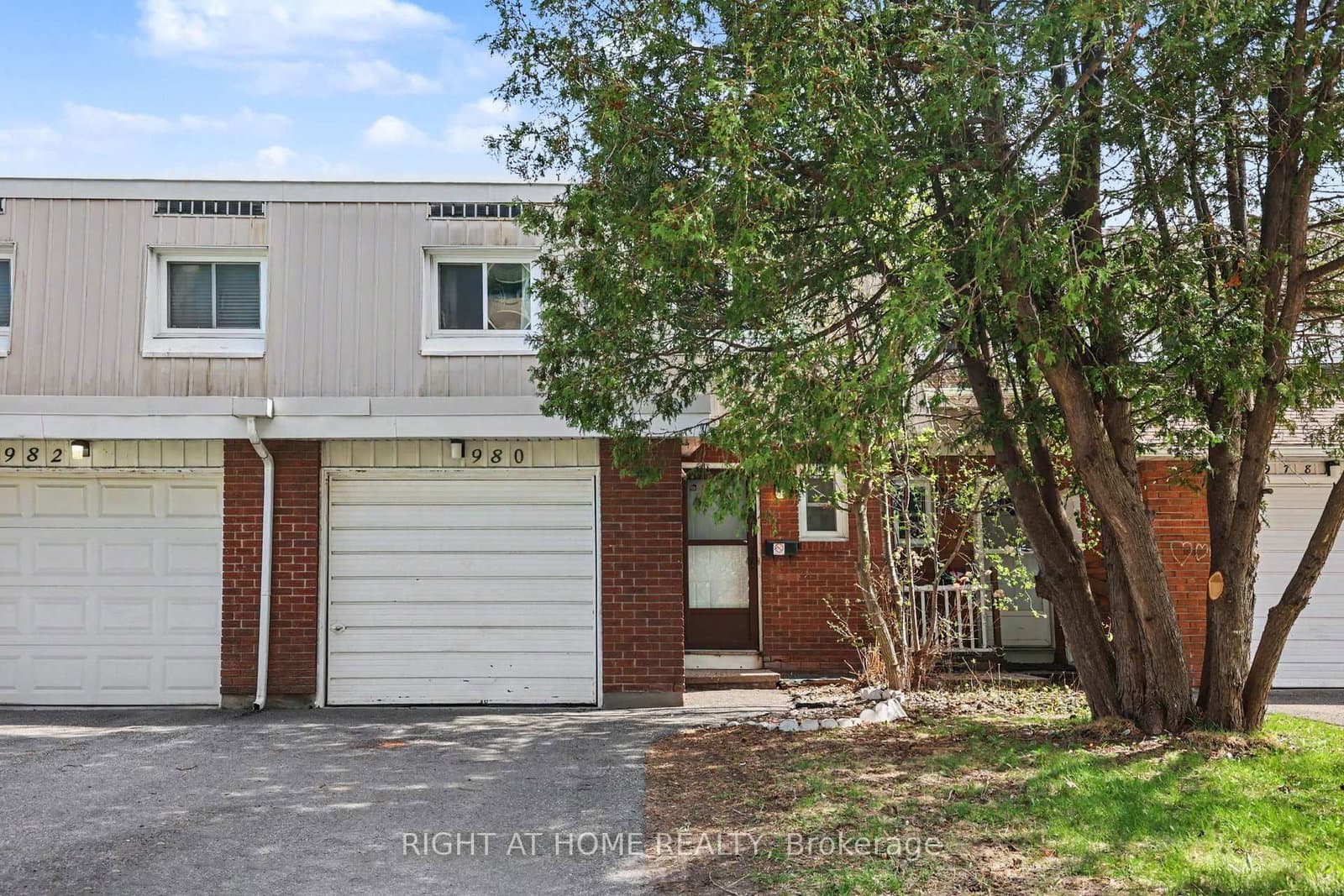207 - 980 Gulf Place, Ottawa, ON — photo 2