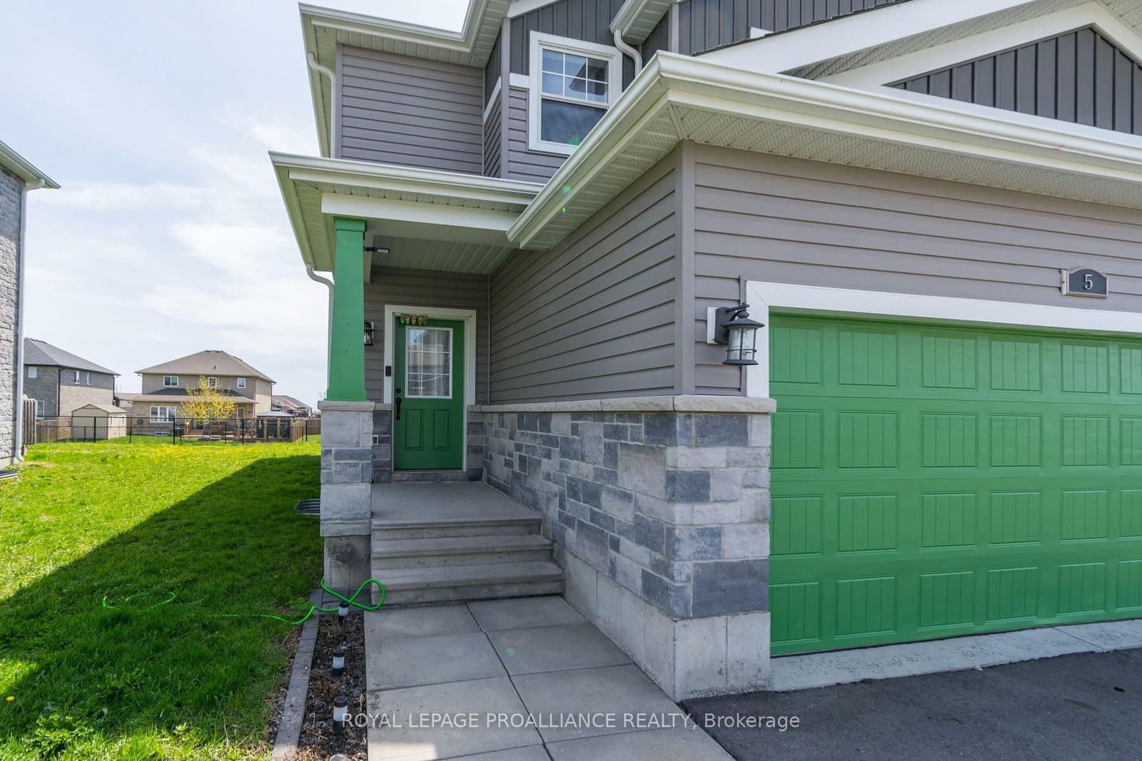 5 Cottonwood Drive, Belleville, ON — photo 2