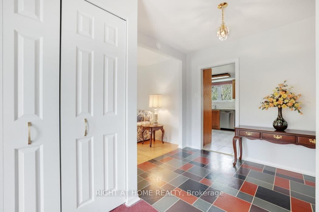 16 Lambert Drive, Ottawa, ON — photo 3