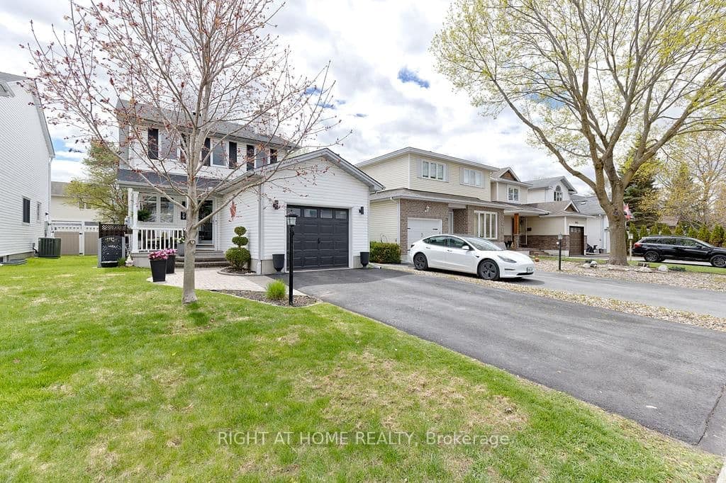 29 Peacock Crescent, Ottawa, ON — photo 2