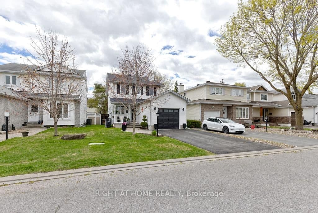 29 Peacock Crescent, Ottawa, ON — photo 3