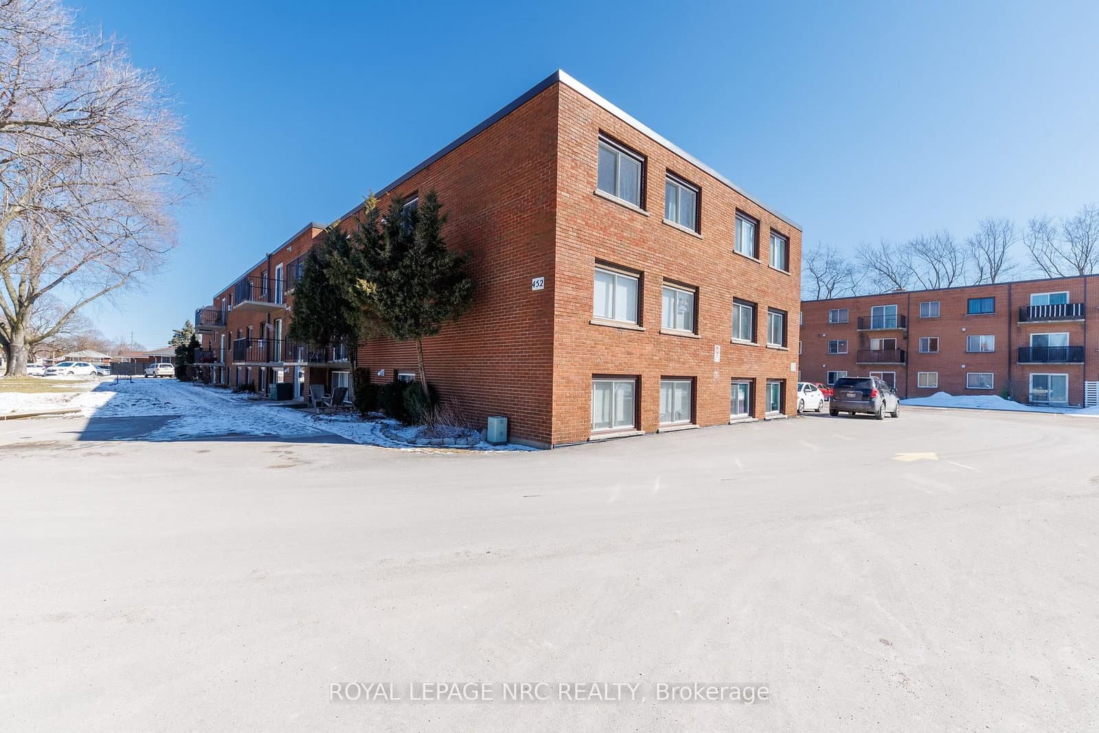 36 - 452 Carlton Street, St. Catharines, ON — photo 2