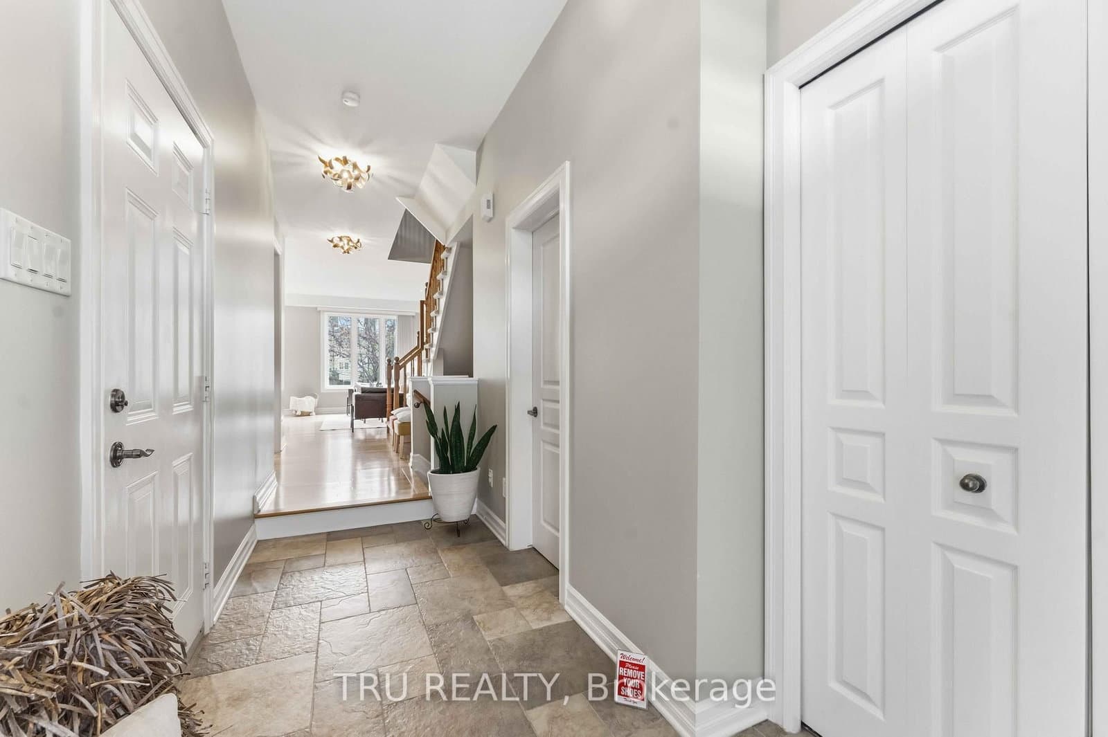 449 Celtic Ridge Crescent, Ottawa, ON — photo 2