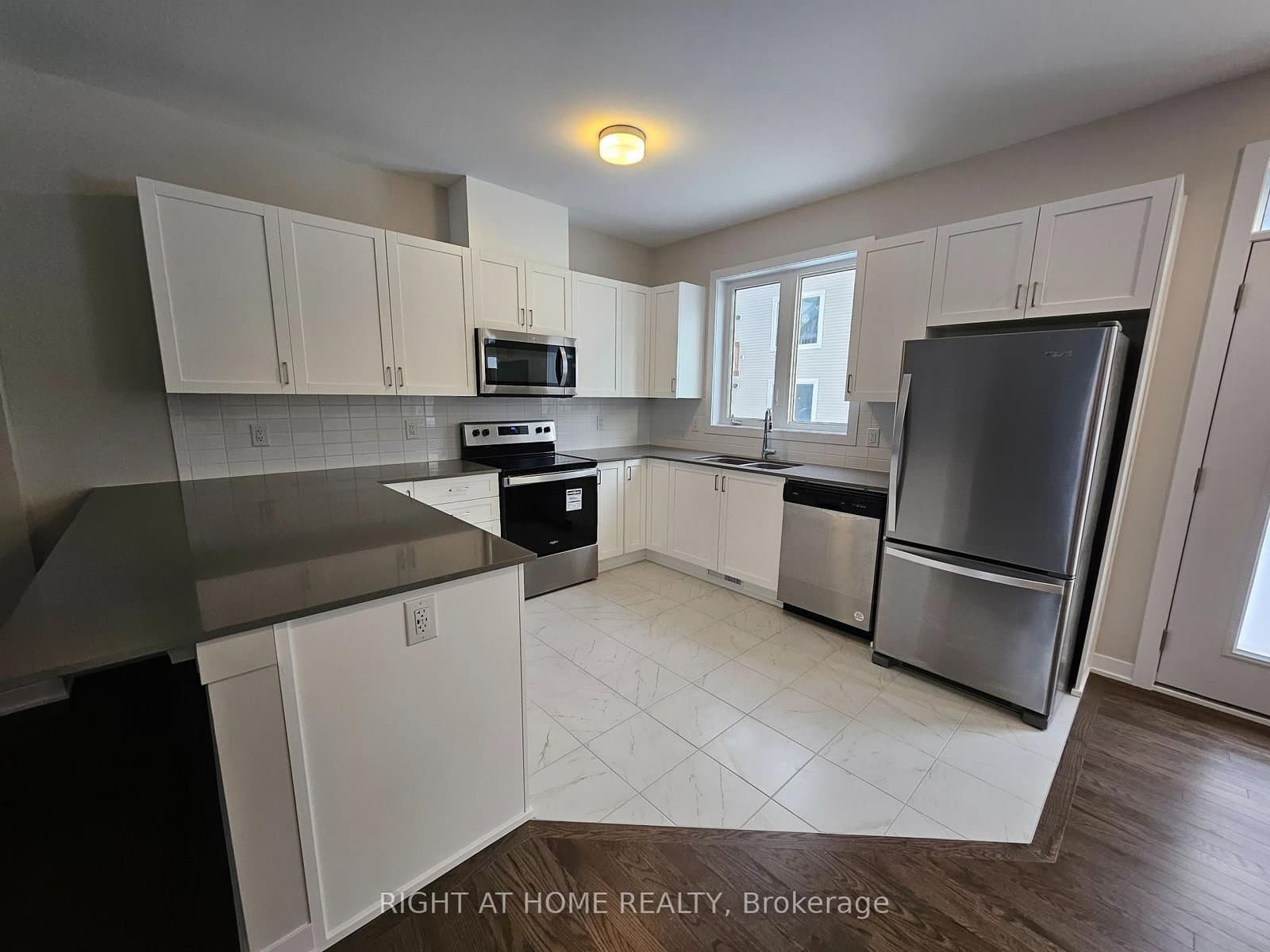 432 Epoch Street, Ottawa, ON — photo 3