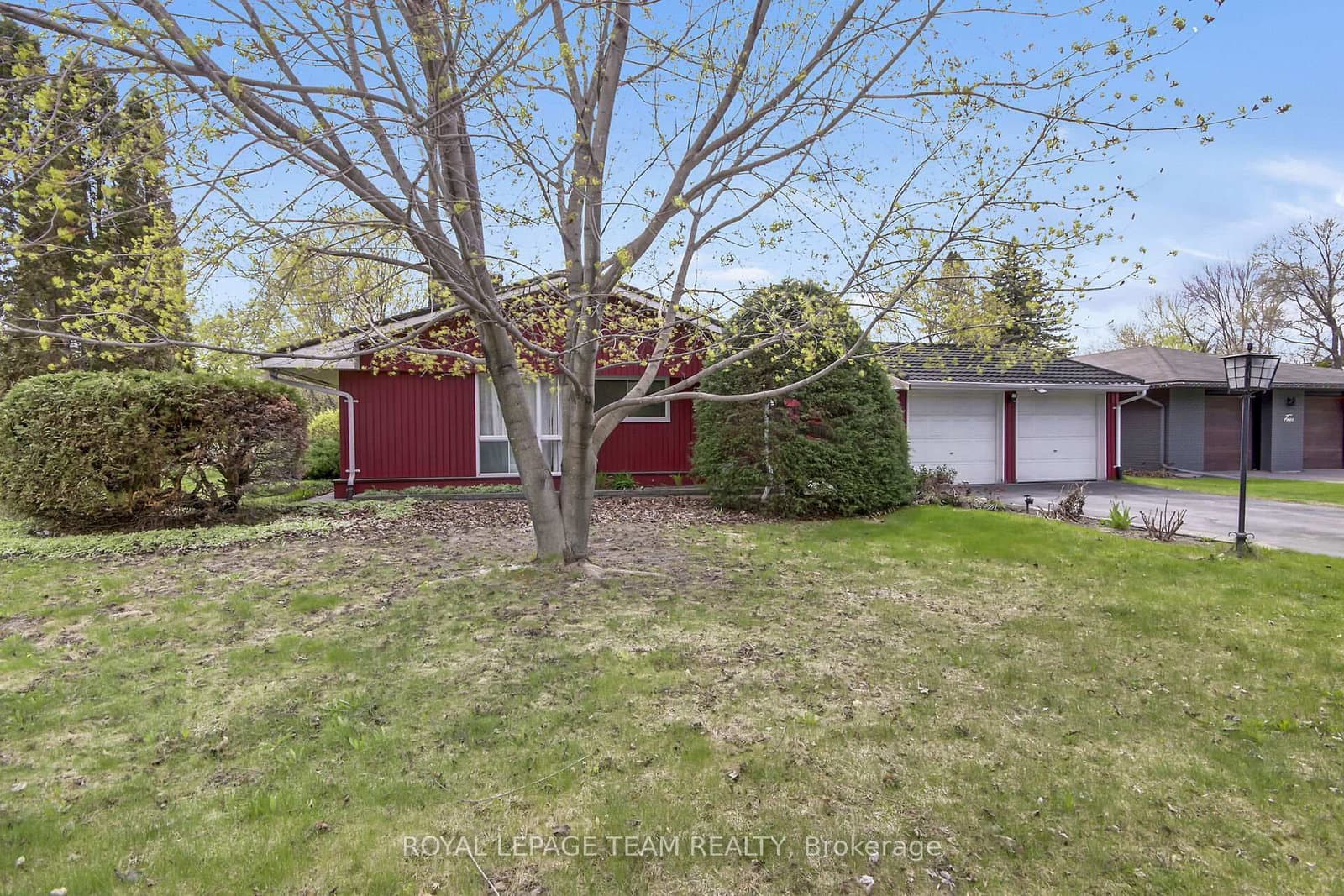 2 Aleutian Road, Ottawa, ON — photo 2