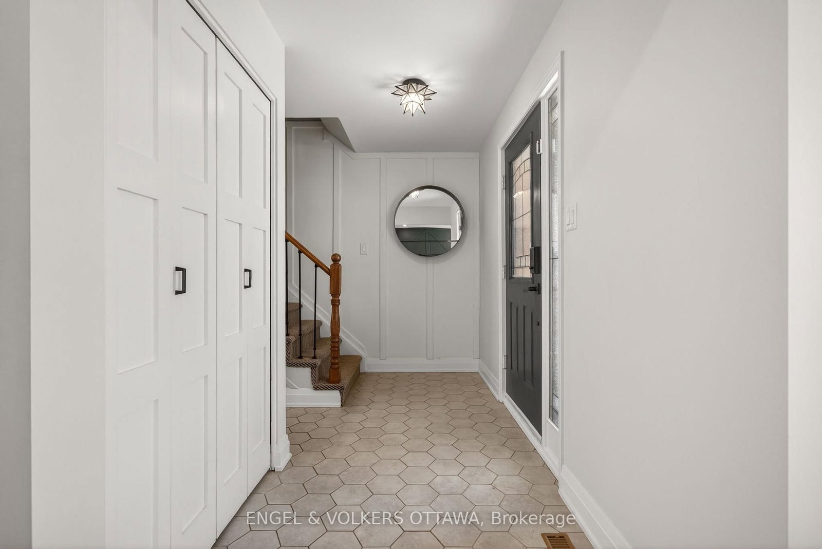 12 Mancil Drive, Ottawa, ON — photo 3