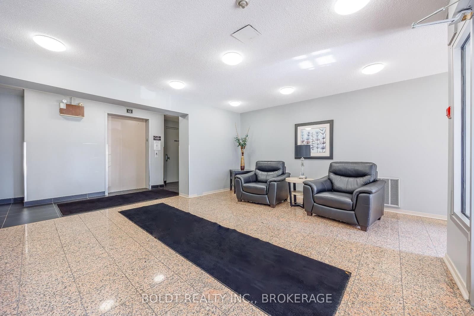313 - 78 Roehampton Avenue, St. Catharines, ON — photo 3