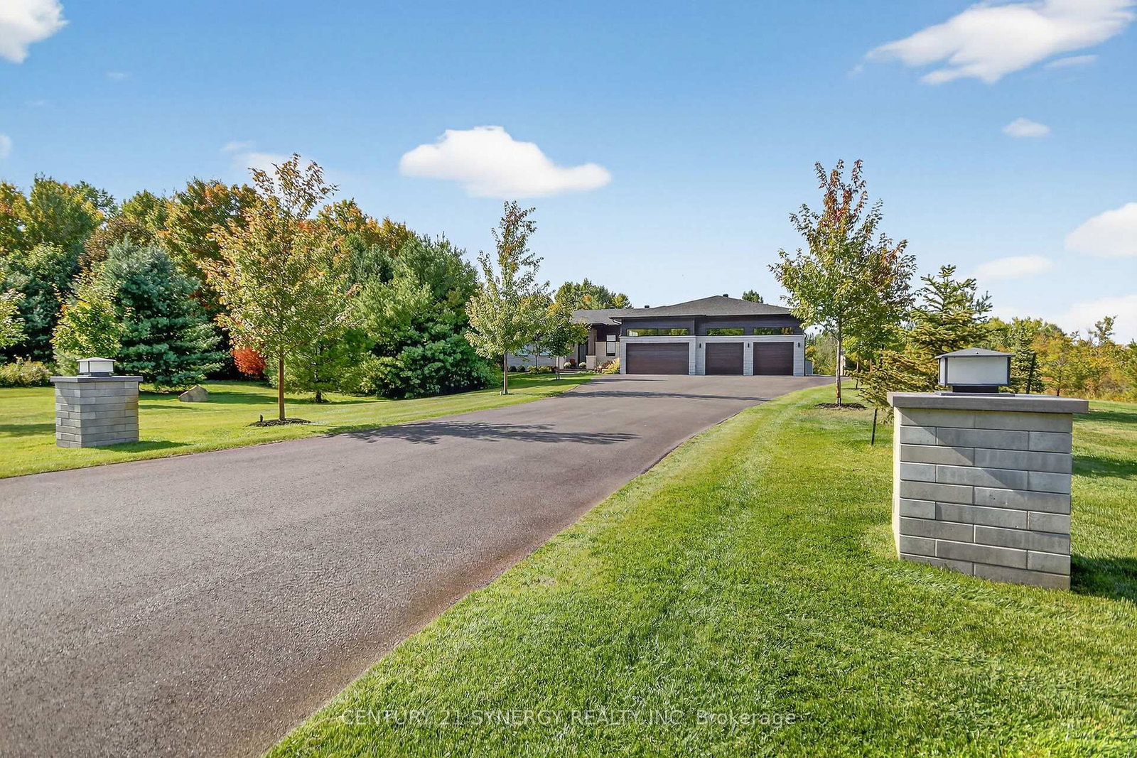 120 Derbeyshire Street, Ottawa, ON — photo 2