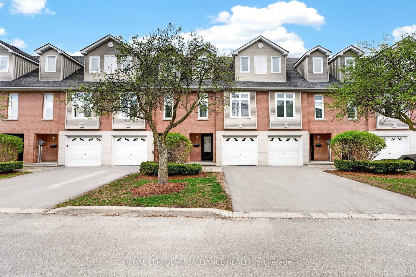 4 - 9 Progress Avenue, Belleville, ON