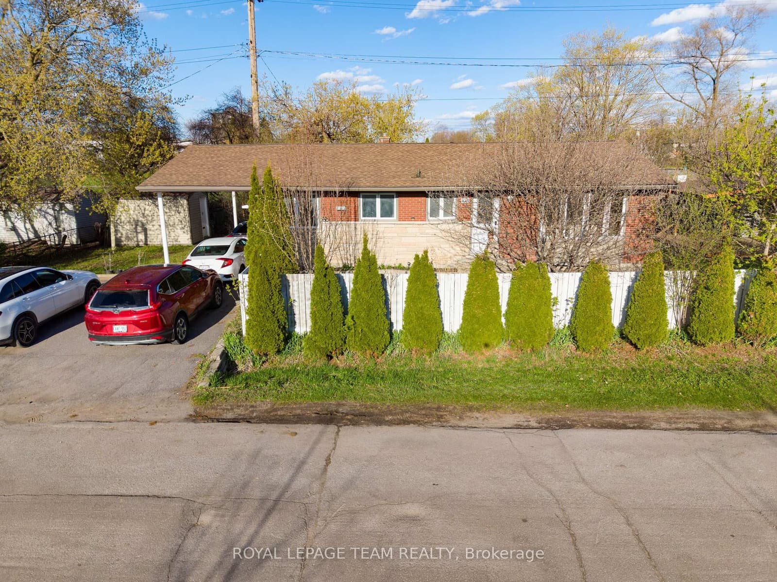 925 MOORVALE Street, Ottawa, ON — photo 2