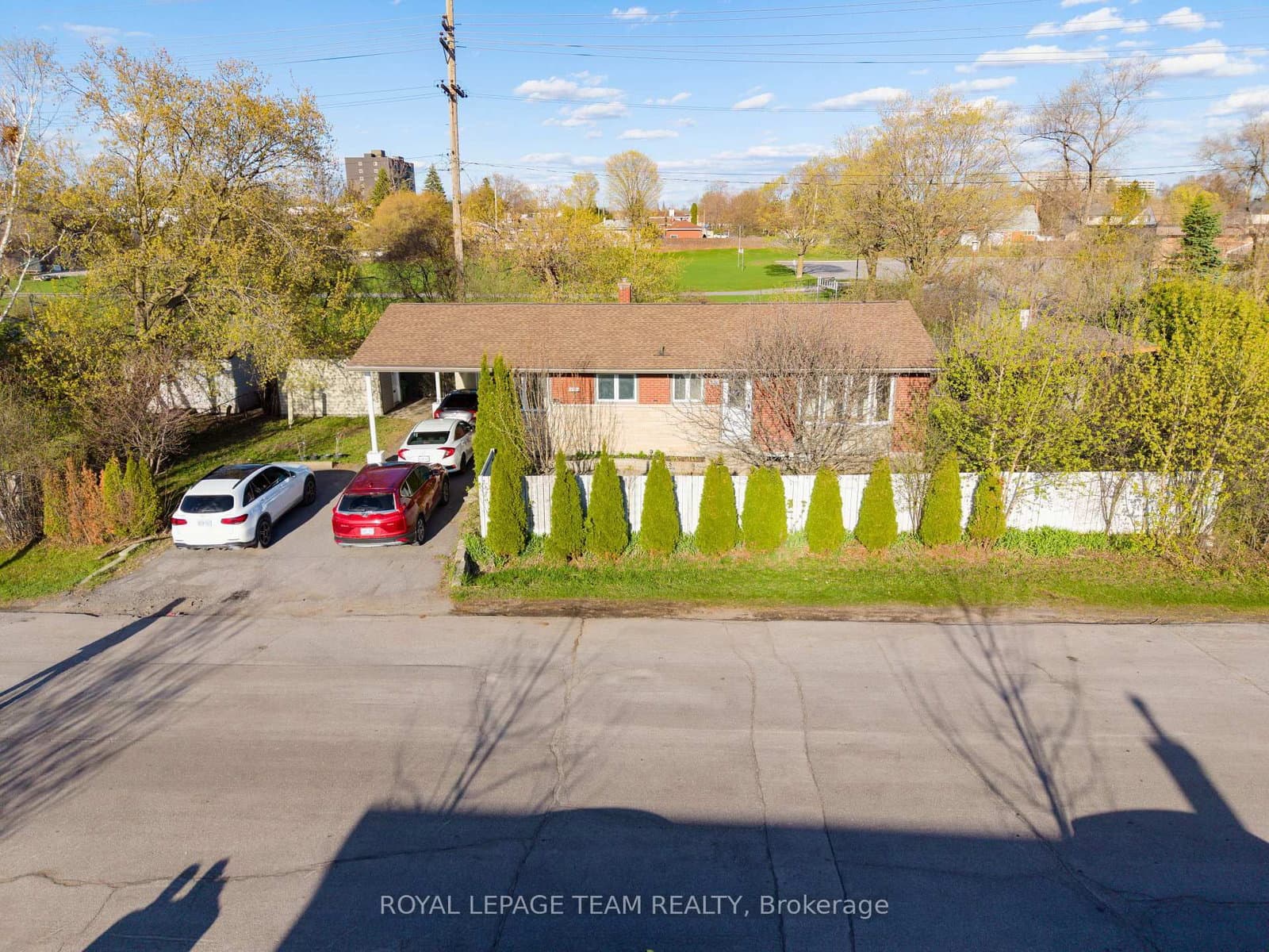 925 MOORVALE Street, Ottawa, ON — photo 3