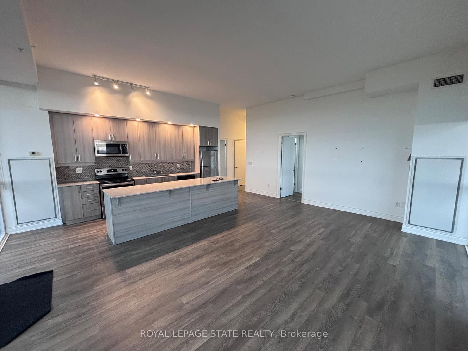 905 - 550 North Service Road, Grimsby, ON — photo 3