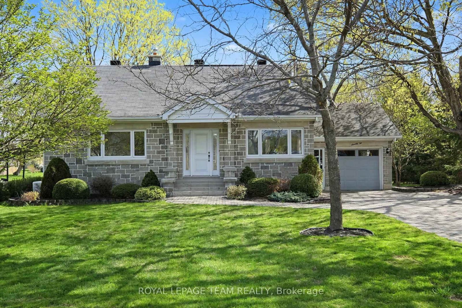 72 Fowler Street, Richmond, ON — photo 2