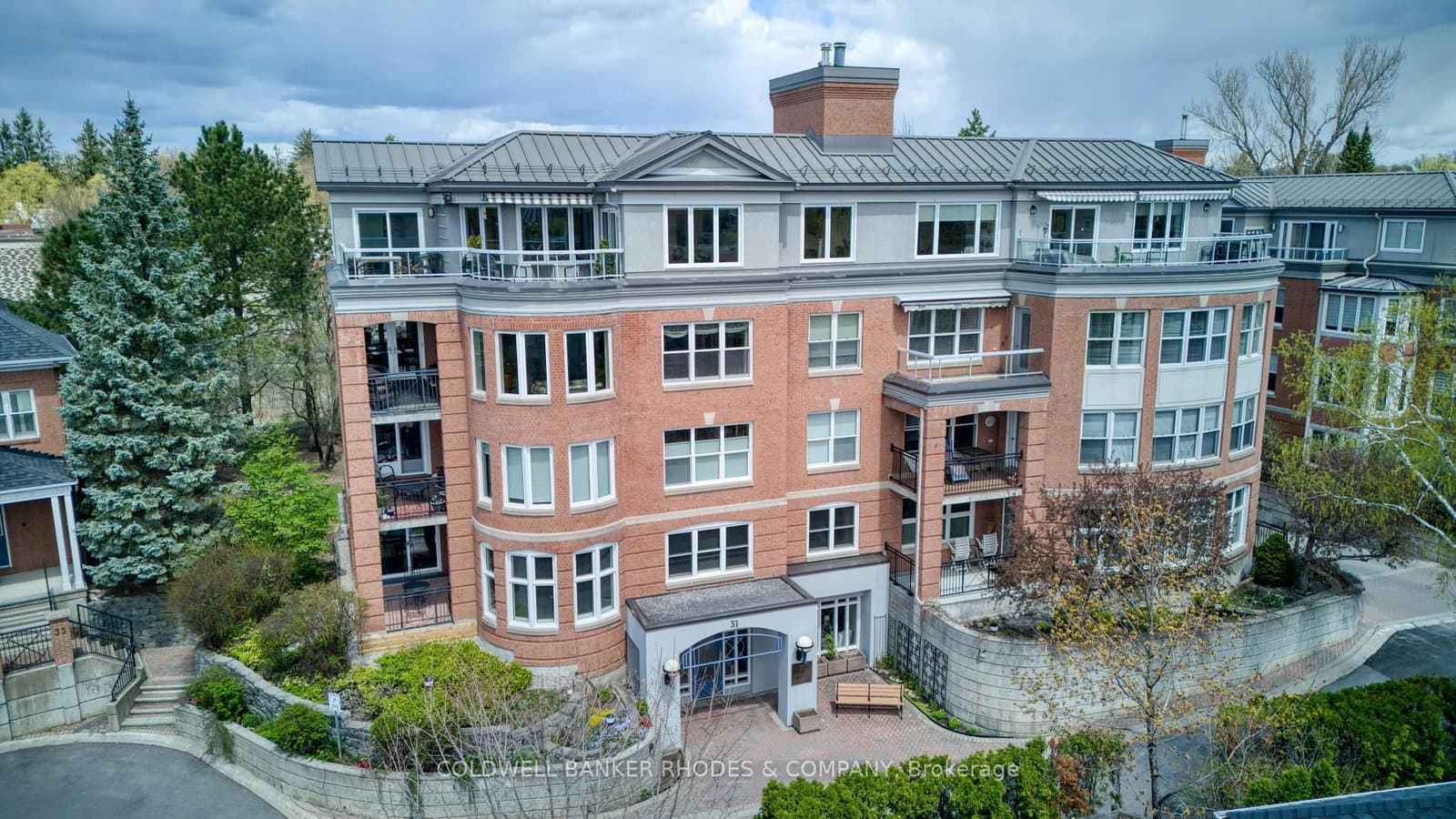 302 - 31 Durham Private, Ottawa, ON