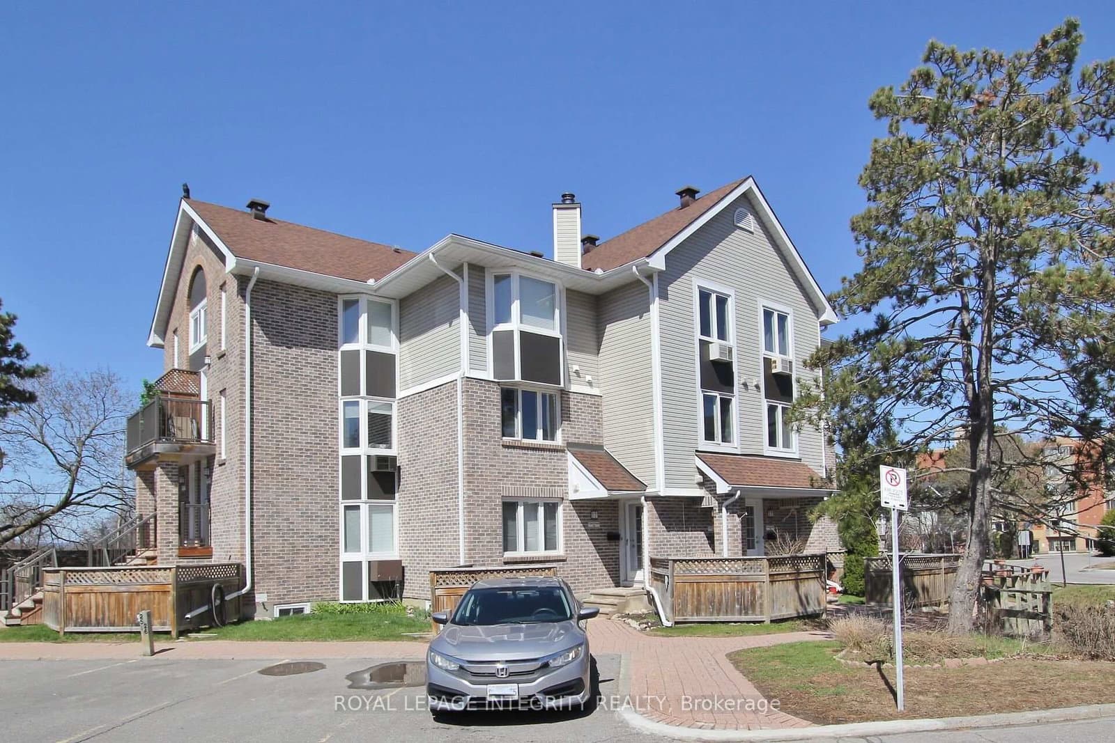10 - 3 STONEBANK Crescent, Ottawa, ON — photo 3