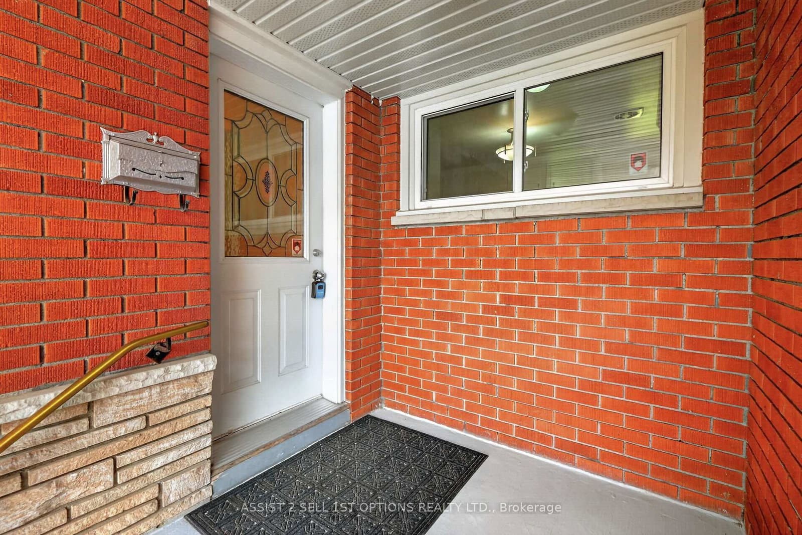 874 Riddell Avenue, Ottawa, ON — photo 2
