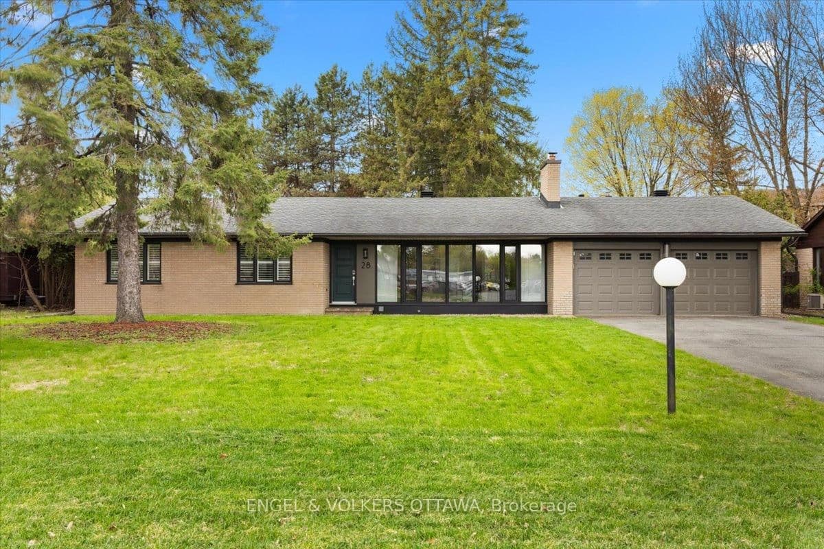 28 Leacock Drive, Ottawa, ON