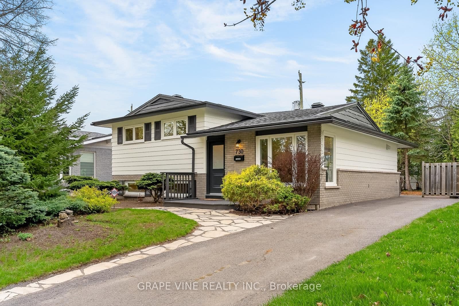 730 Holt Crescent, Ottawa, ON — photo 2