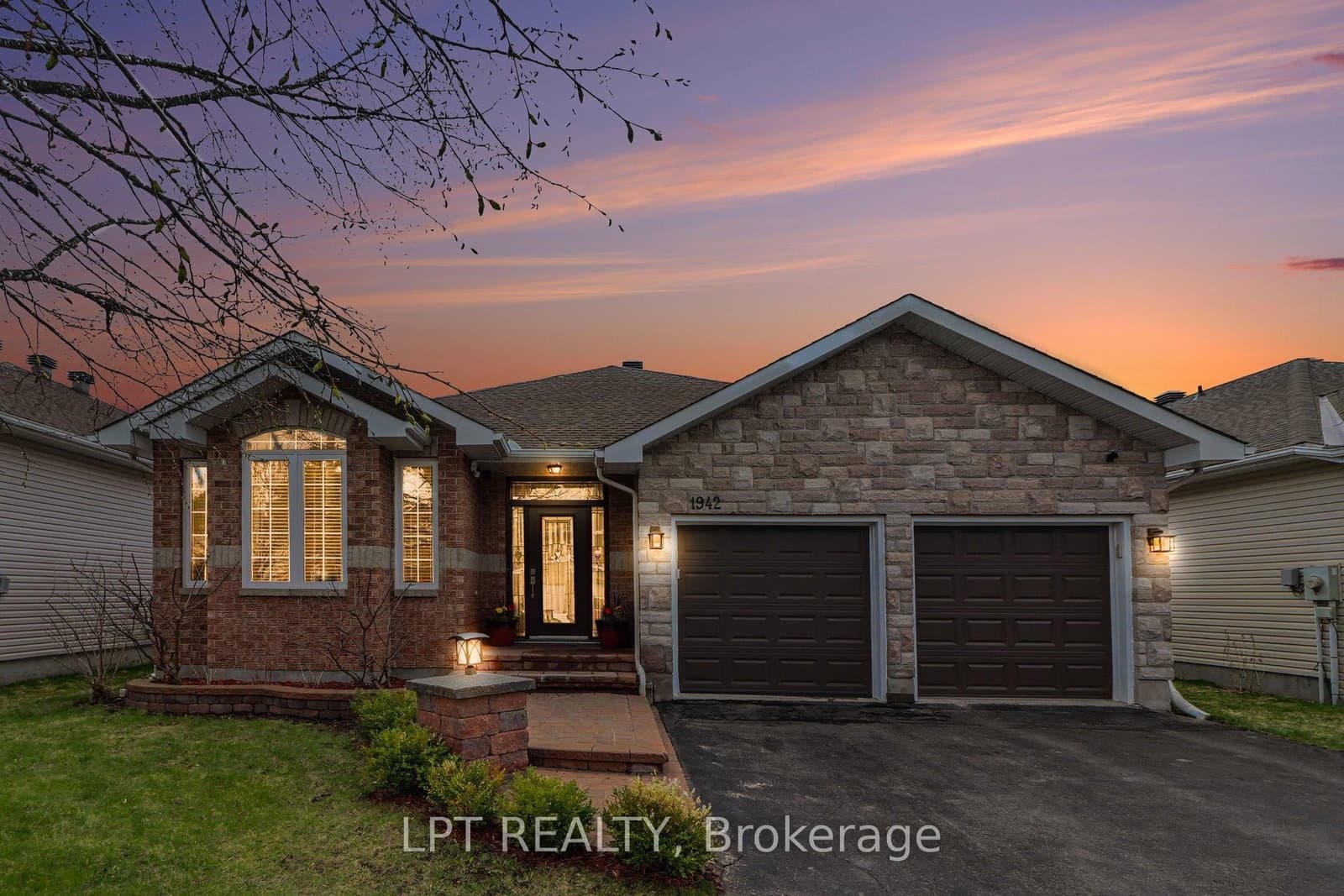 1942 CAPRIHANI Way, Orleans, ON