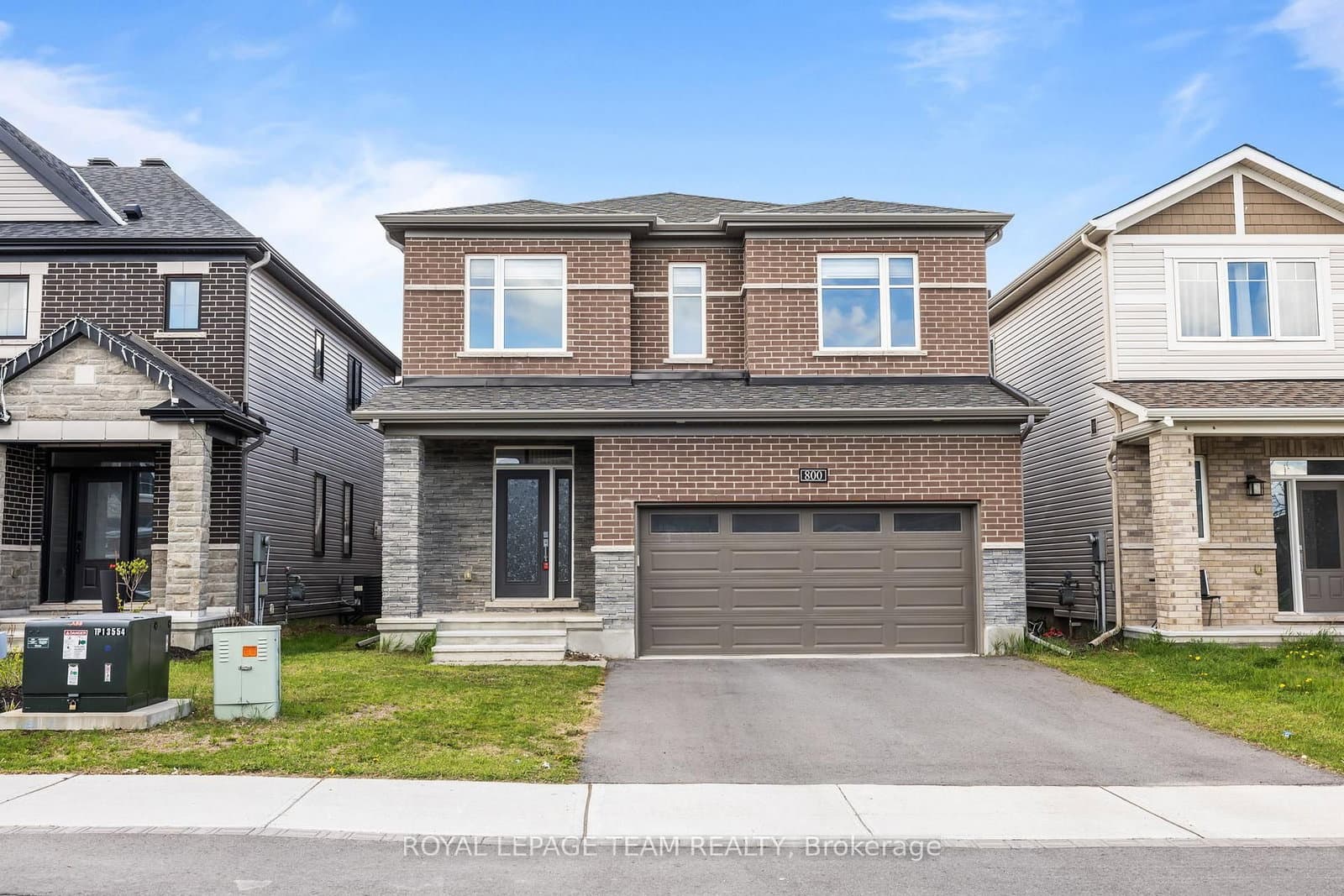 800 Cappamore Drive, Ottawa, ON