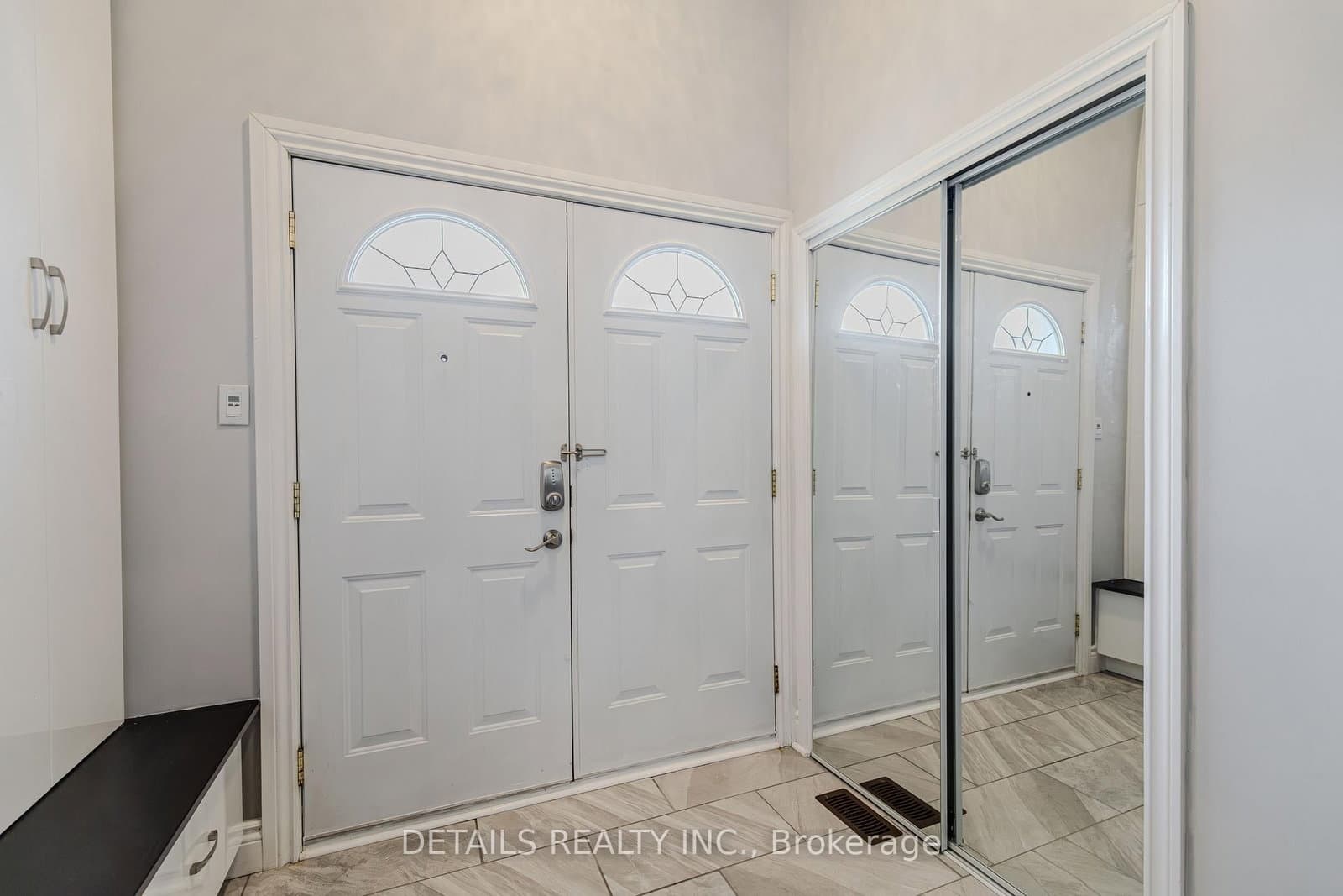 7 Kerry Crescent, Ottawa, ON — photo 3