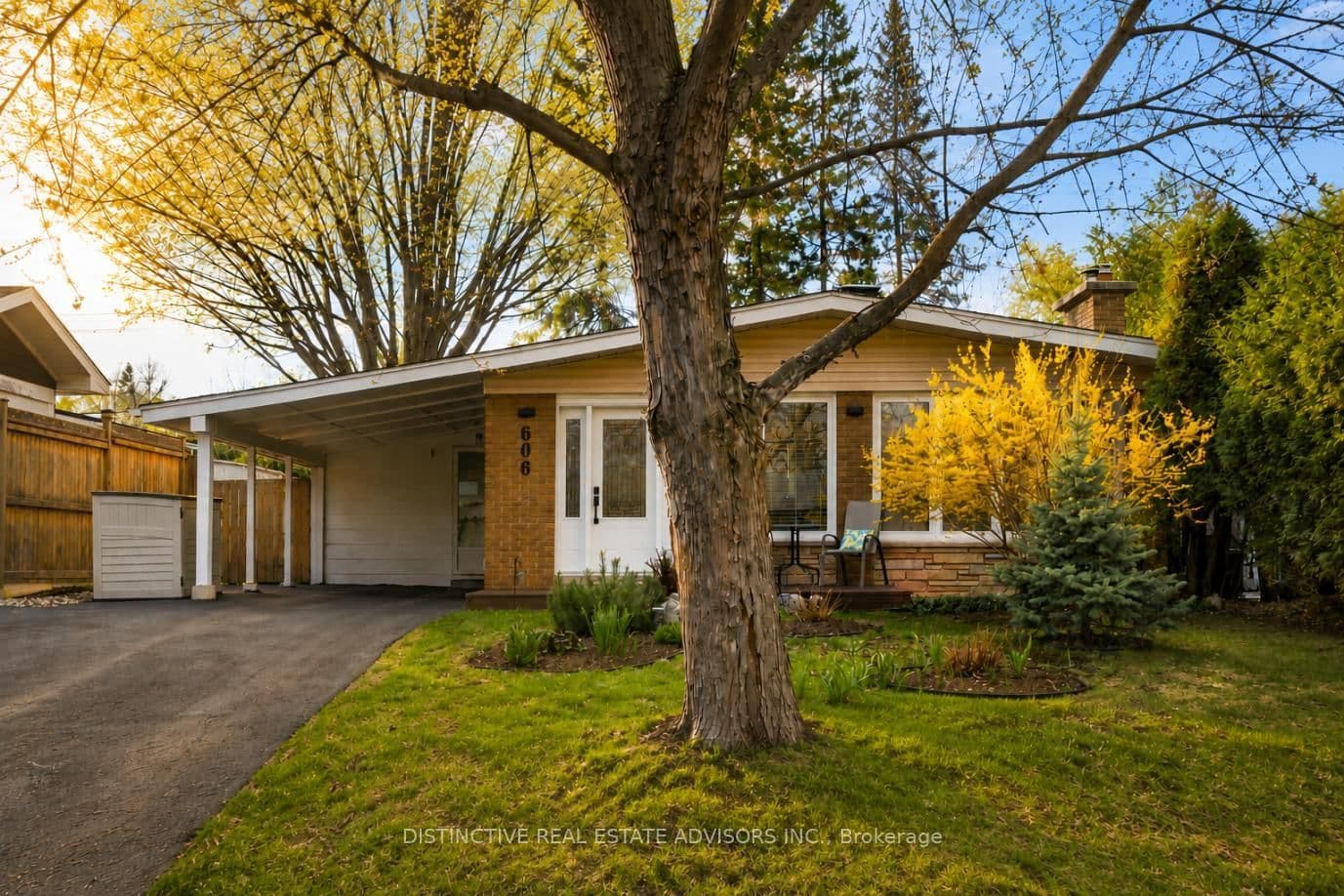 606 Dickinson Avenue, Ottawa, ON
