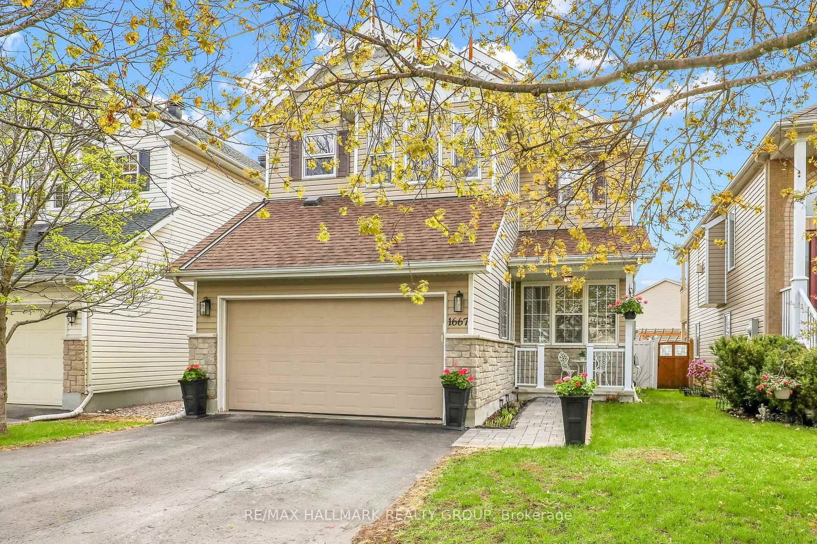 1667 Frenette Street, Ottawa, ON