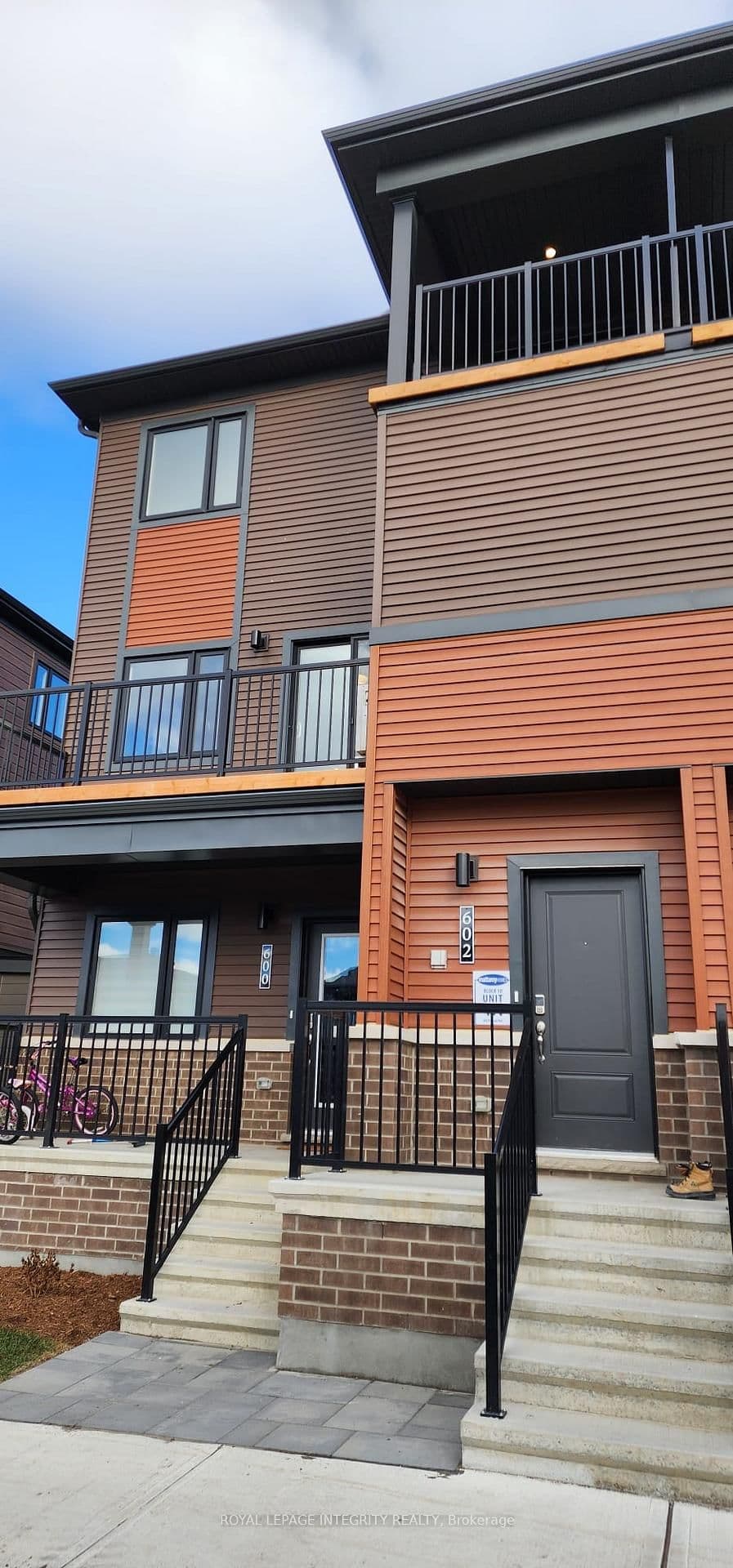 602 Parnian Private, Ottawa, ON — photo 2