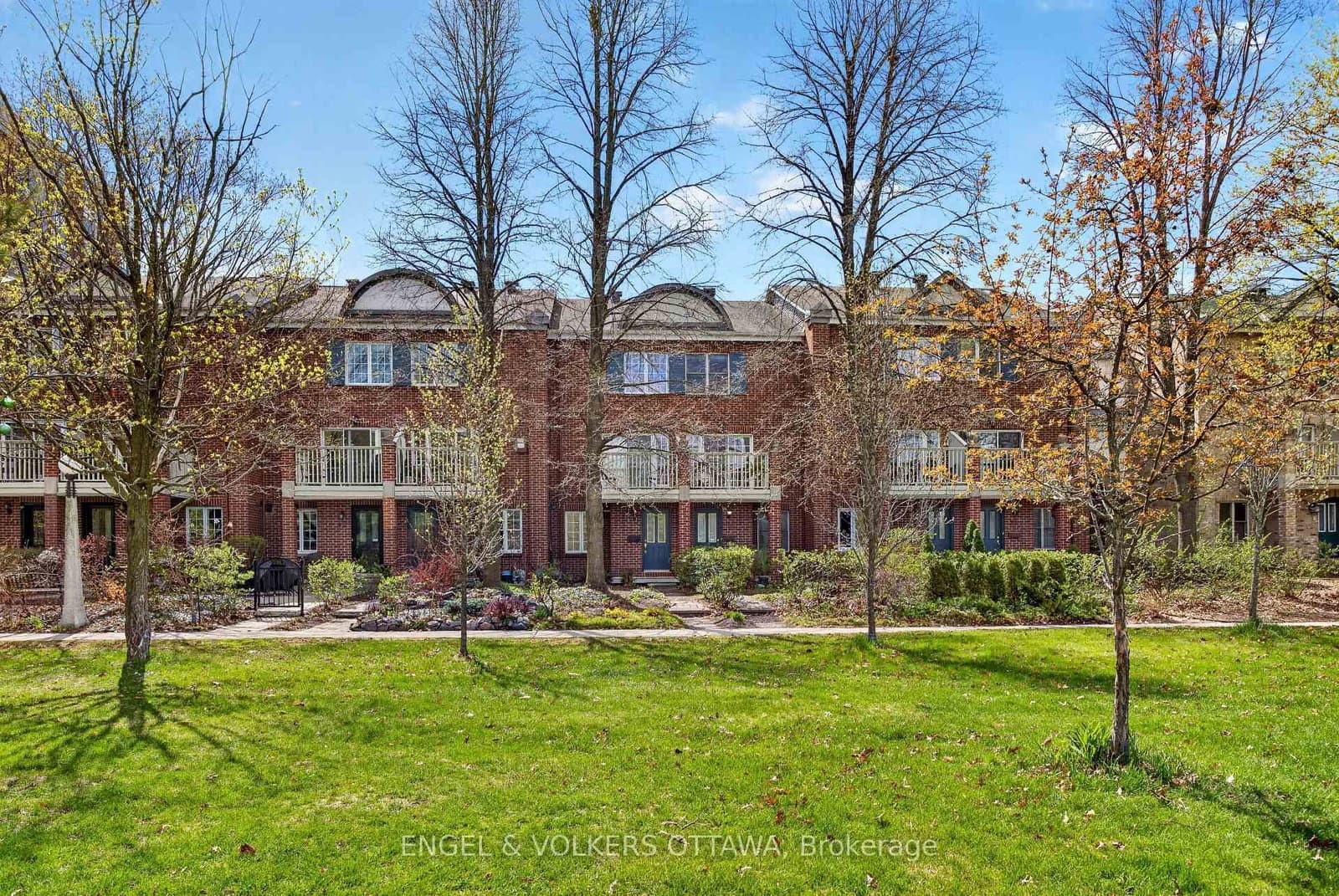 36 Brigadier Private, Ottawa, ON
