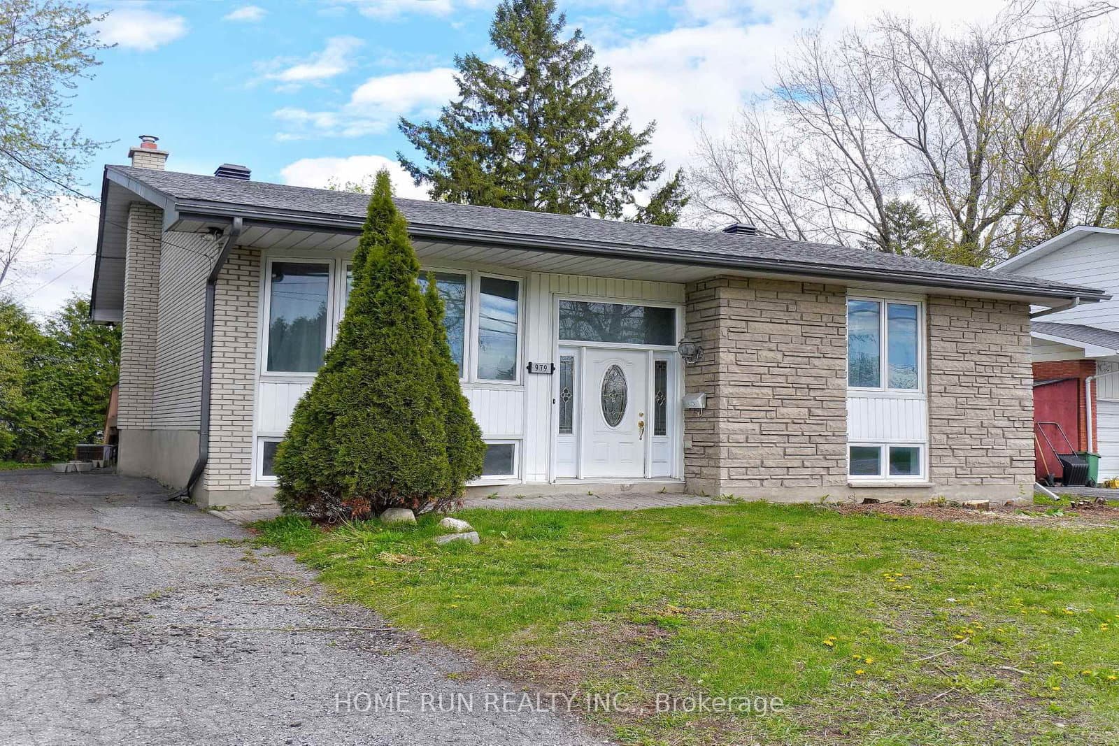 979 Blair Road, Ottawa, ON