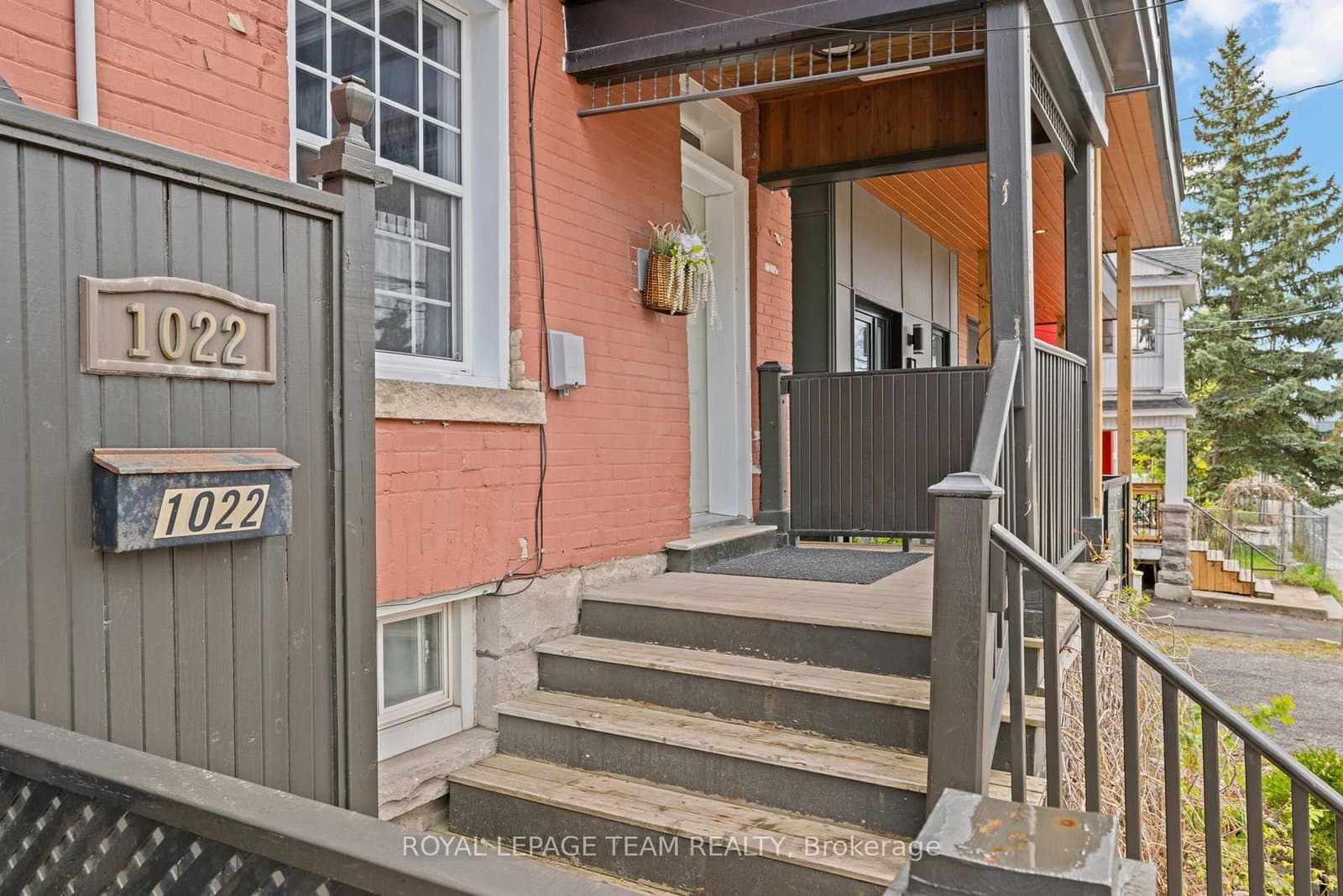 1022 Gladstone Avenue, Ottawa, ON — photo 2