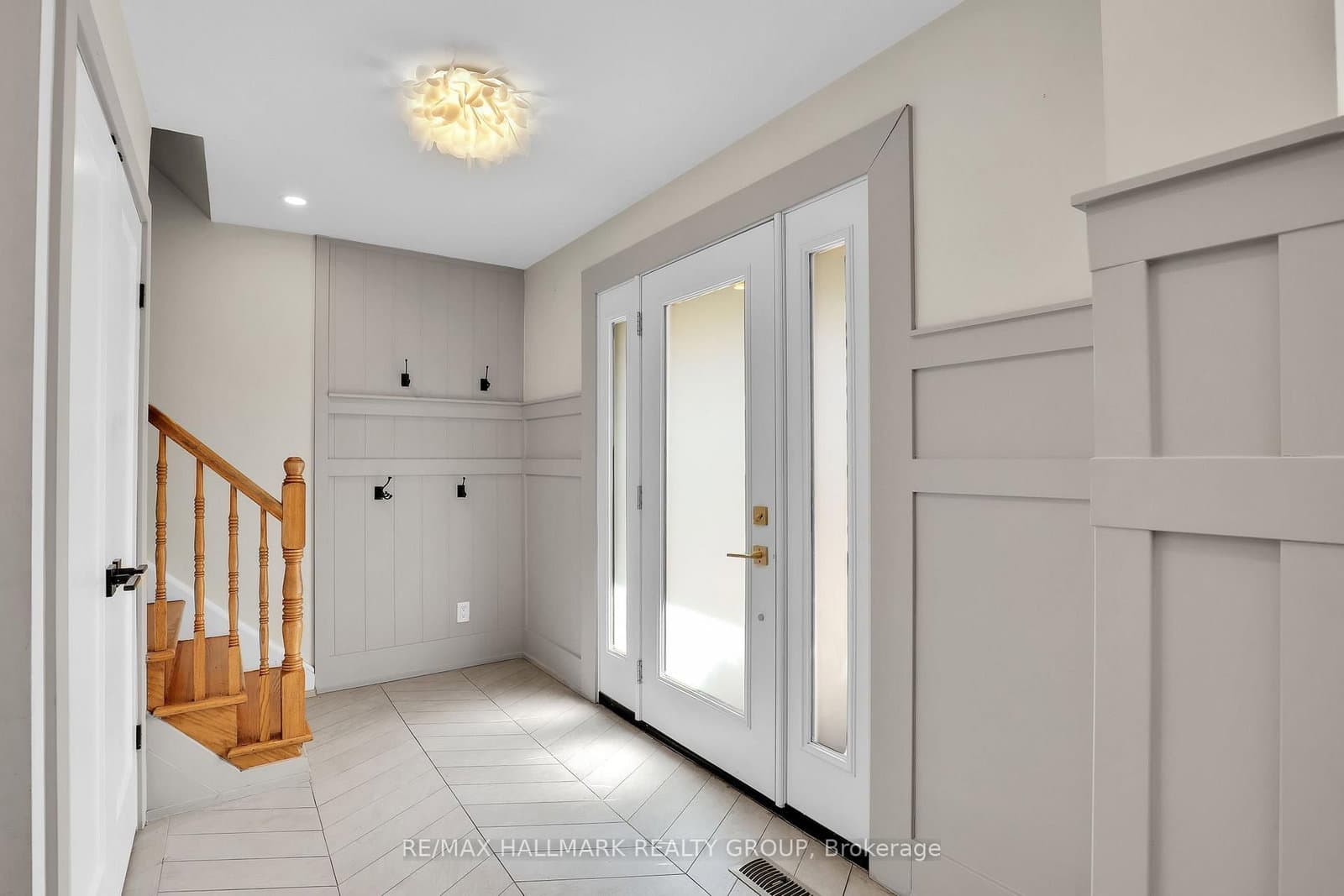 20 Riverbrook Road, Ottawa, ON — photo 3