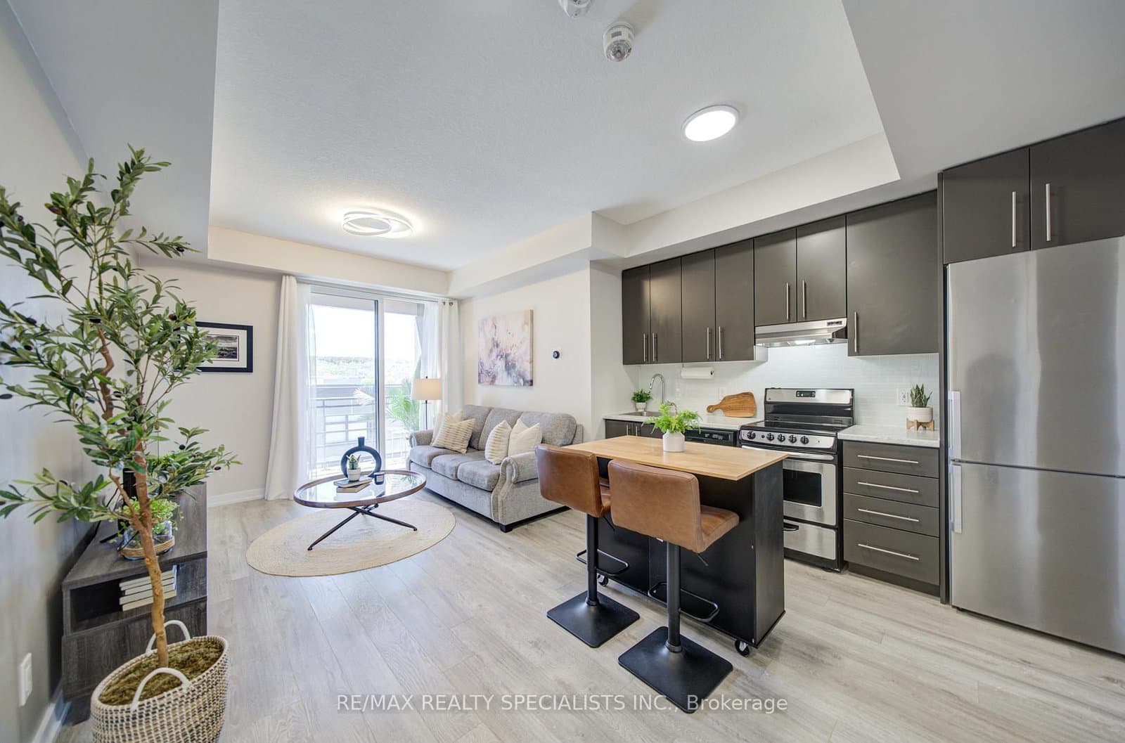 407 - 40 Esplanade Lane, Grimsby, ON — photo 3