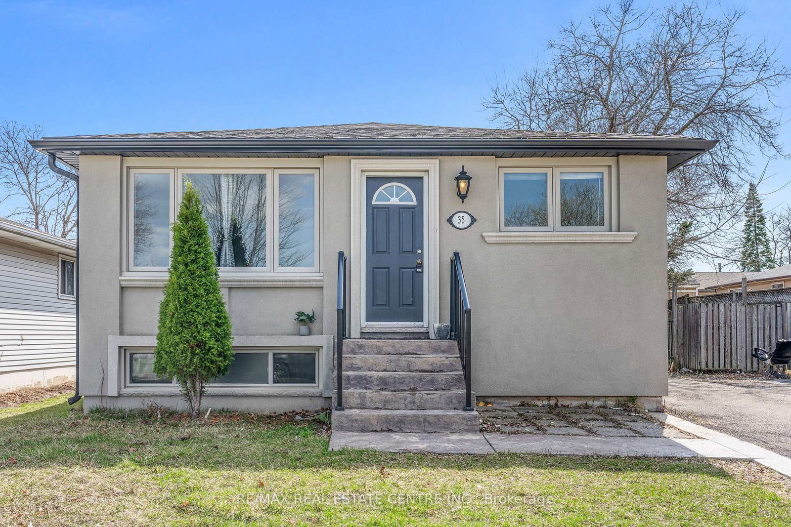 35 Folkestone Avenue, Hamilton, ON — photo 3