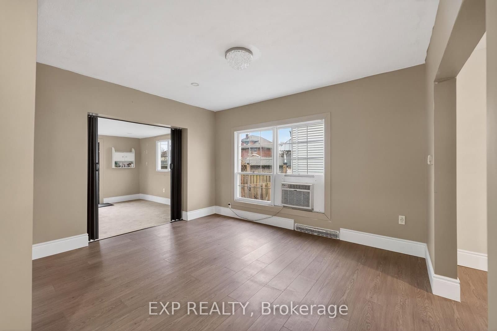 4576 Fourth Avenue, Niagara Falls, ON — photo 3