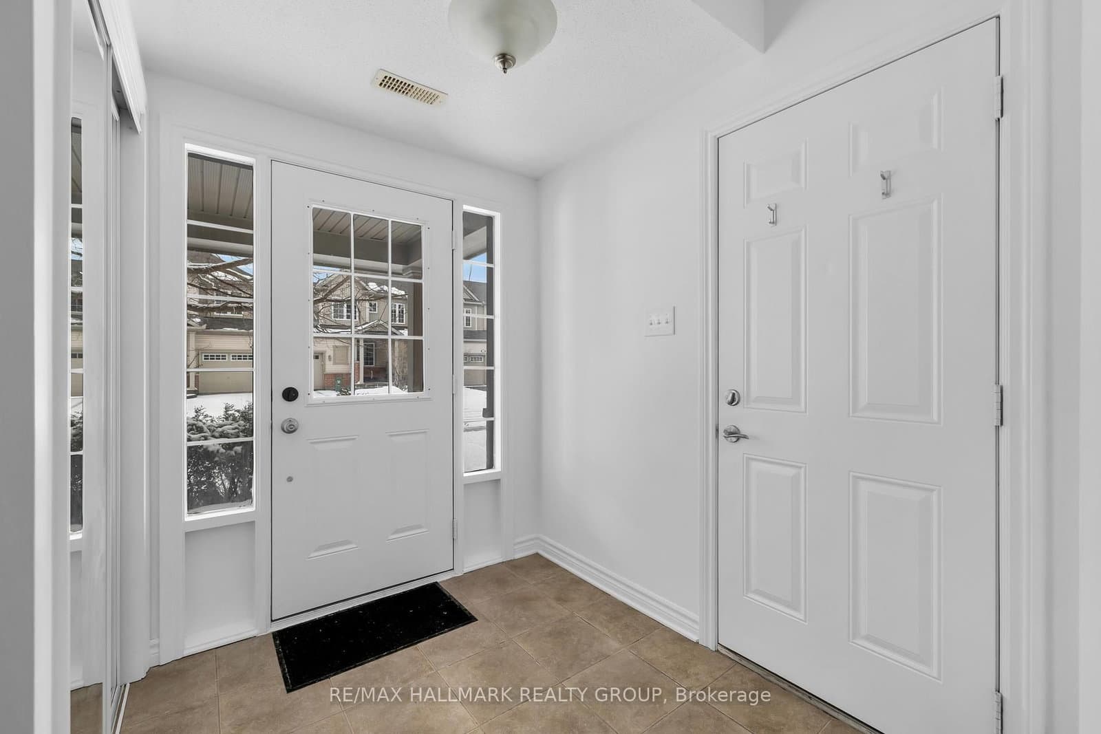 257 Aquilo Crescent, Ottawa, ON — photo 2