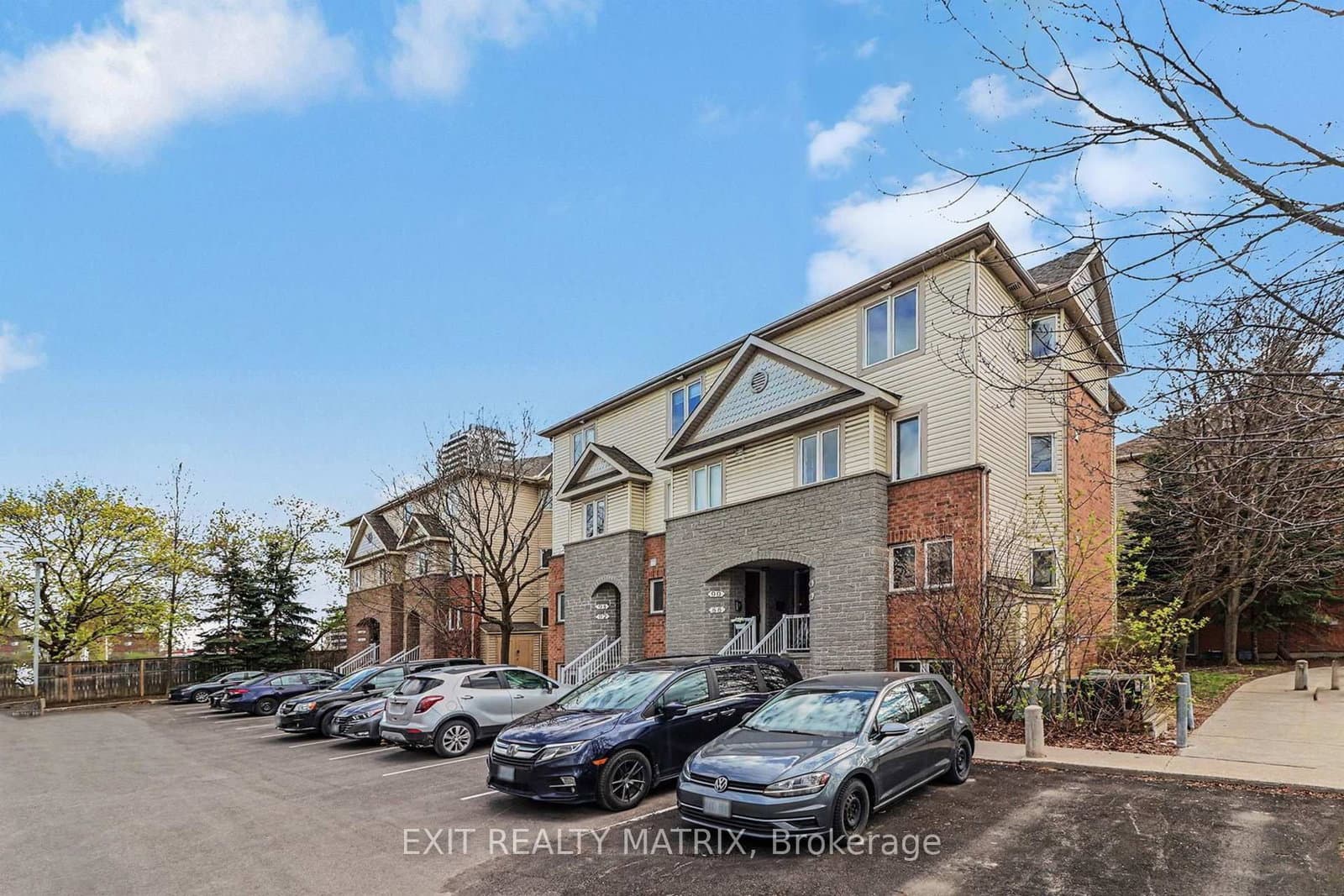88 Strathaven Private, Ottawa, ON — photo 2