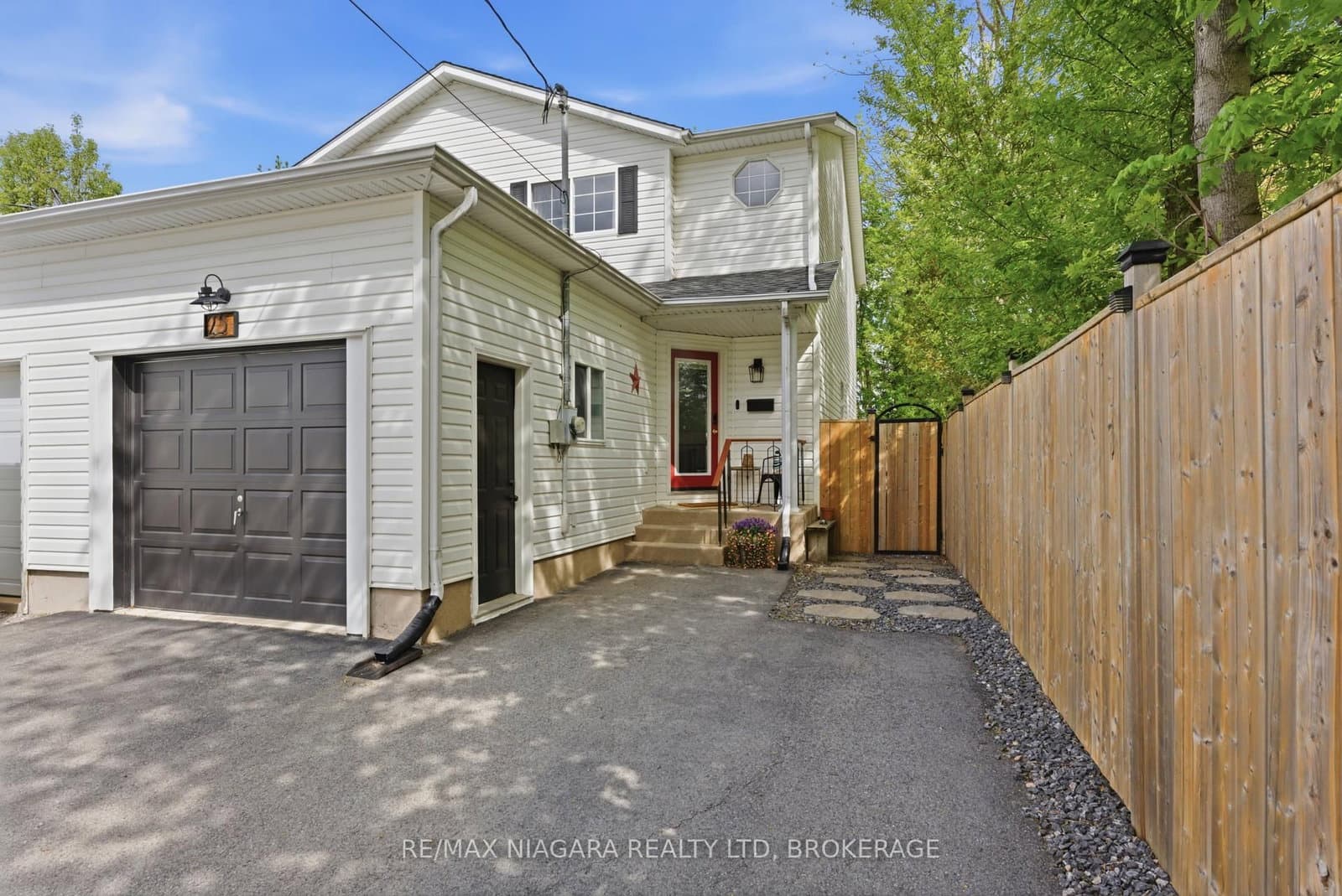 25 Beverly Street, St. Catharines, ON
