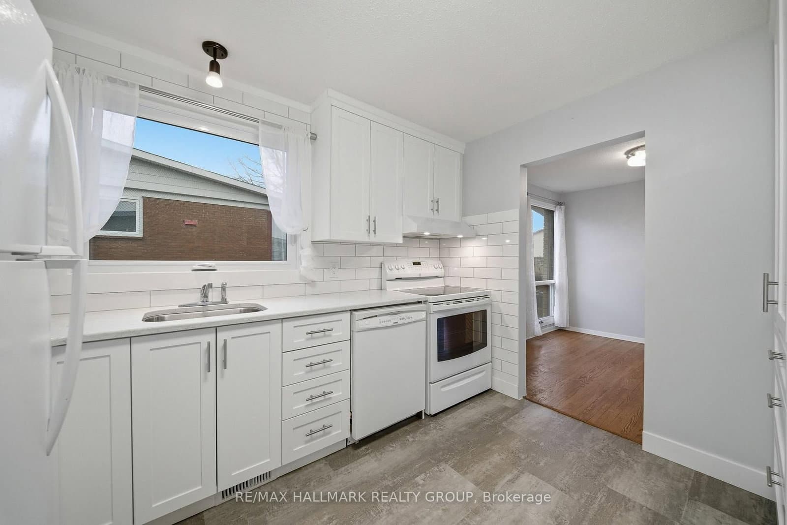 69 Woodmount Crescent, Ottawa, ON — photo 3