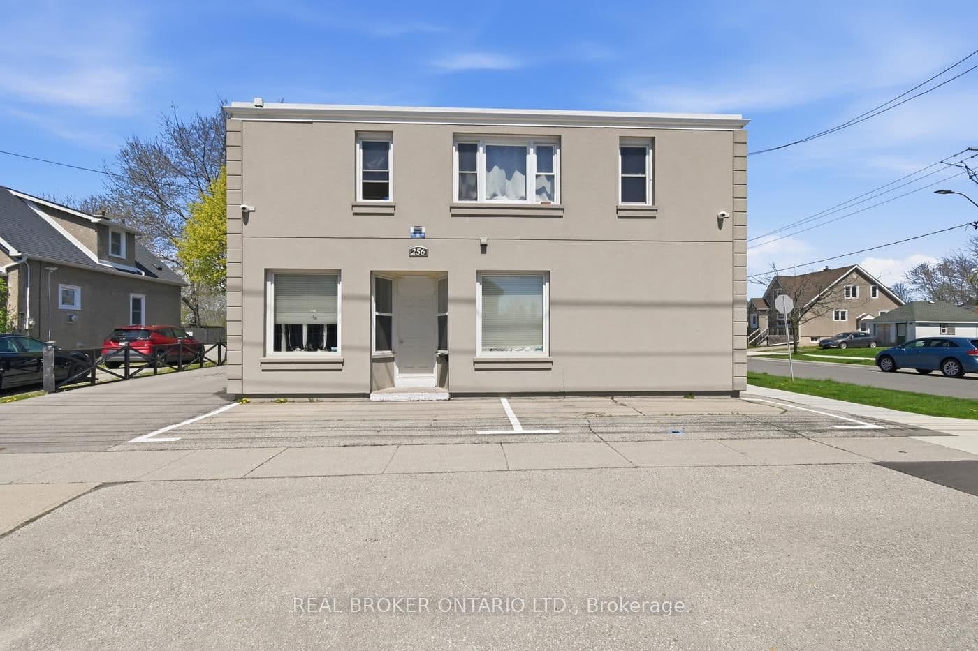 256 Lincoln Street, Welland, ON — photo 3
