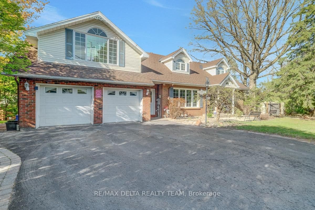 1079 Laporte Street, Ottawa, ON — photo 2