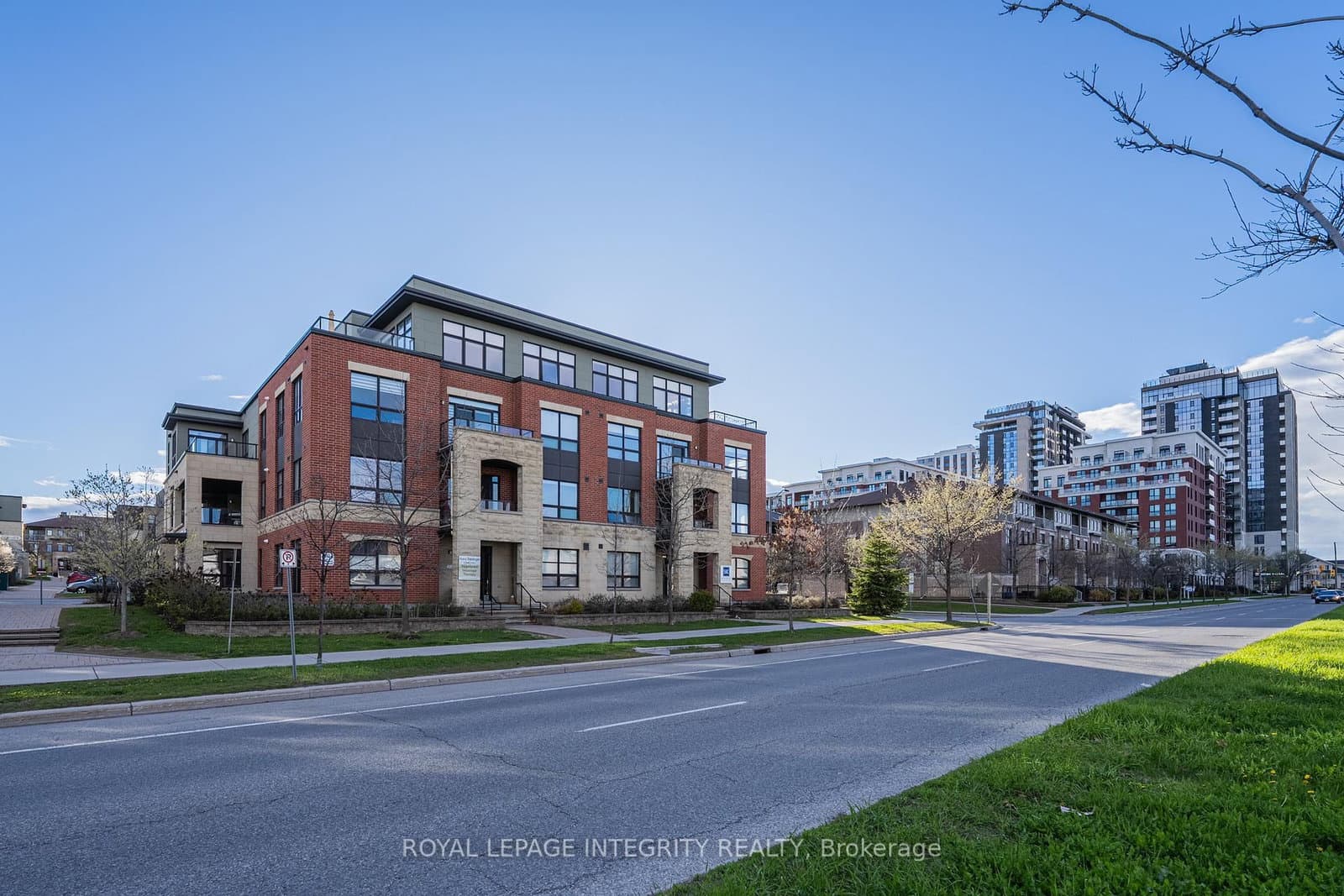 305 - 301 Bayrose Drive, Nepean, ON — photo 3