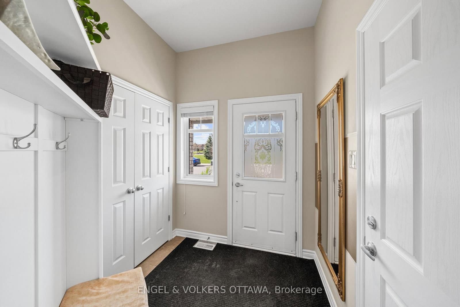 107 Mancini Way, Ottawa, ON — photo 2