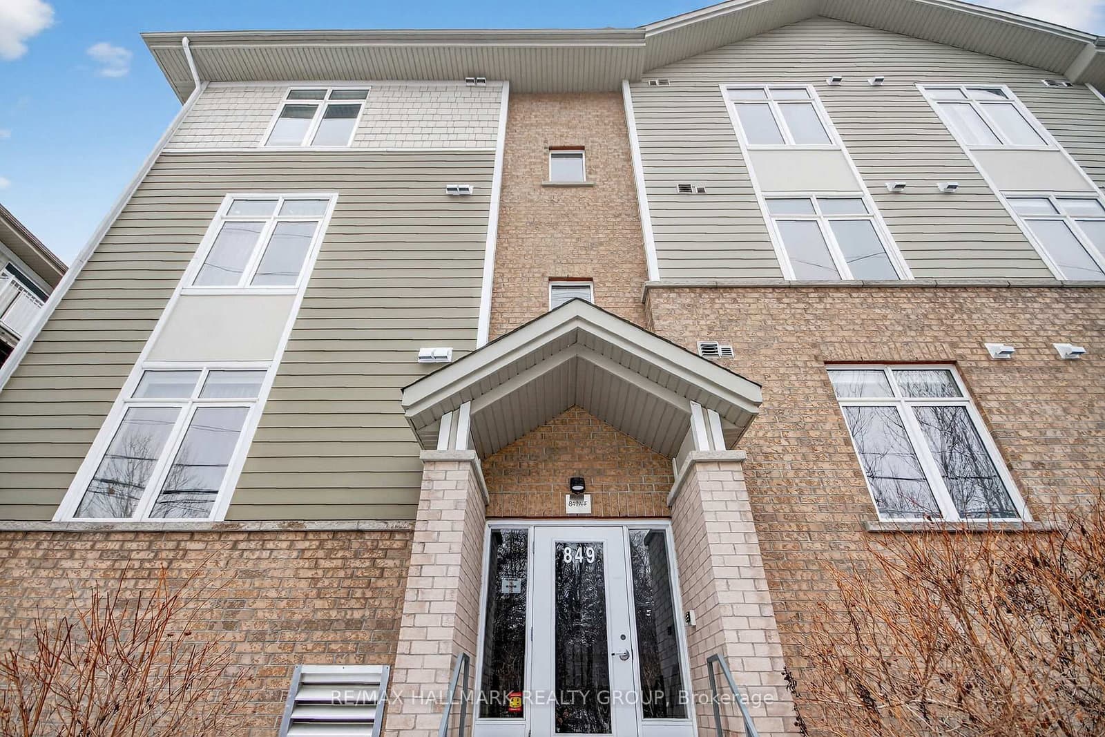 Unit F - 849 Blackcomb Private, Ottawa, ON — photo 3