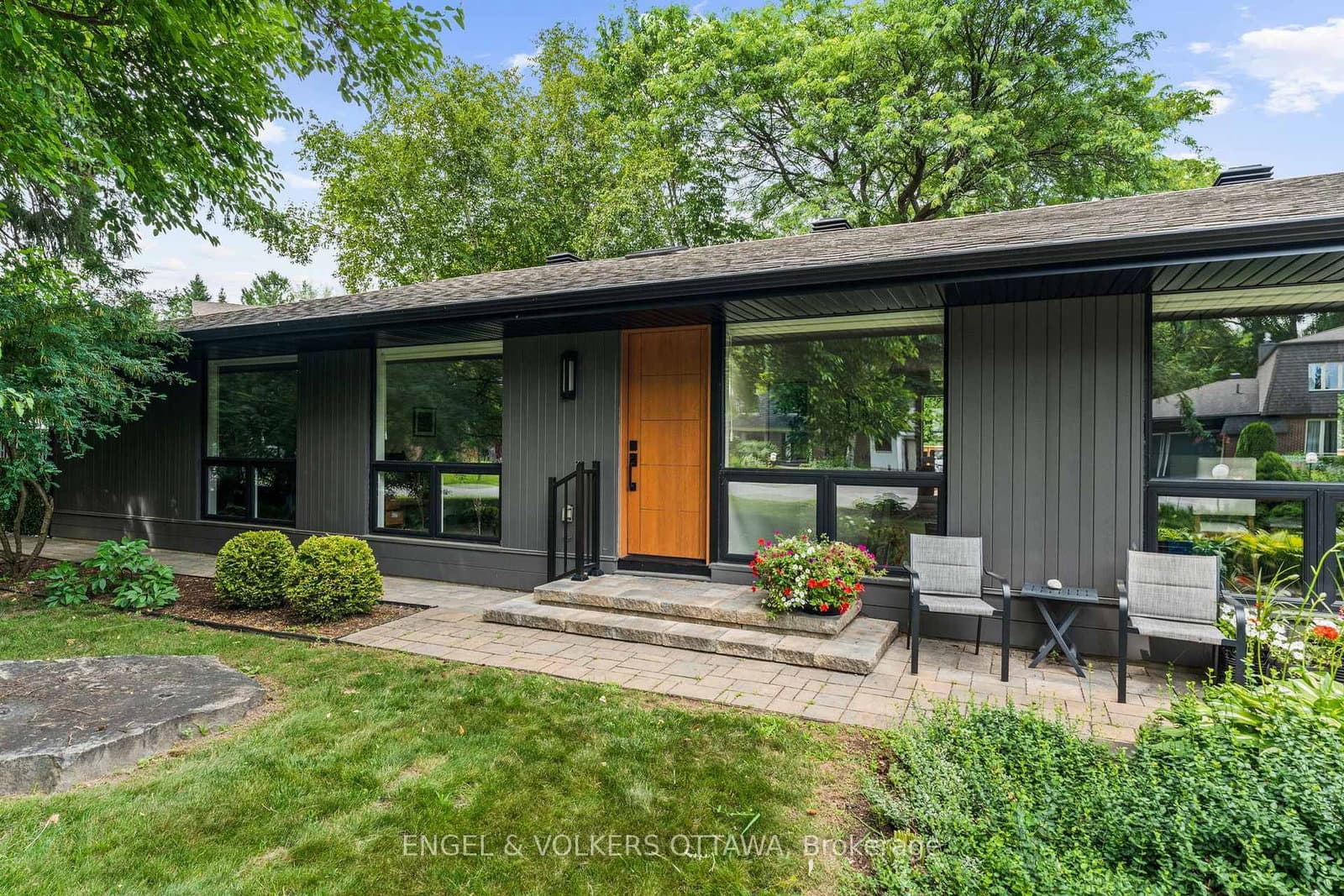 51 Lismer Crescent, Kanata, ON — photo 3