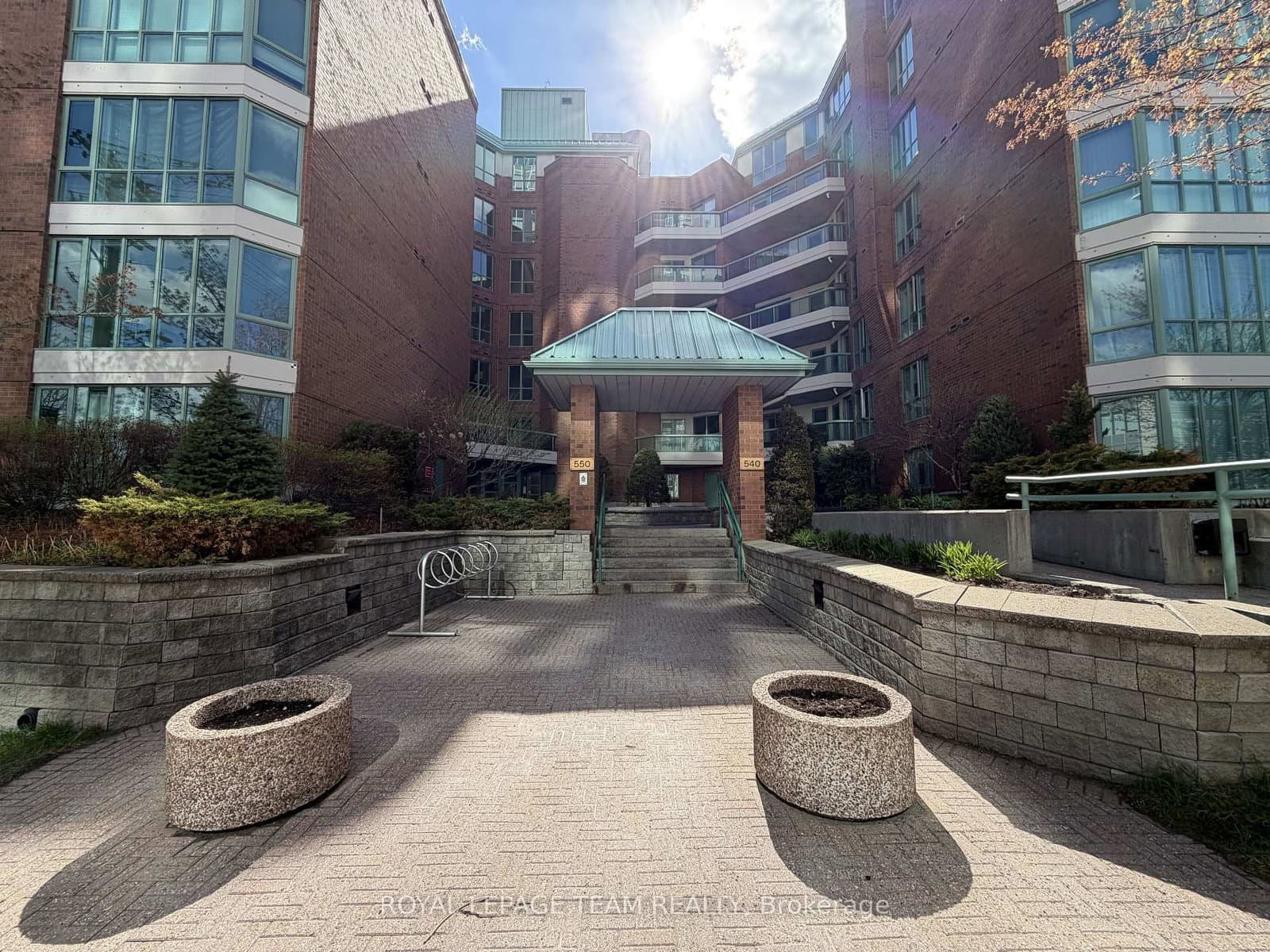 102 - 550 Cambridge Street, Ottawa, ON