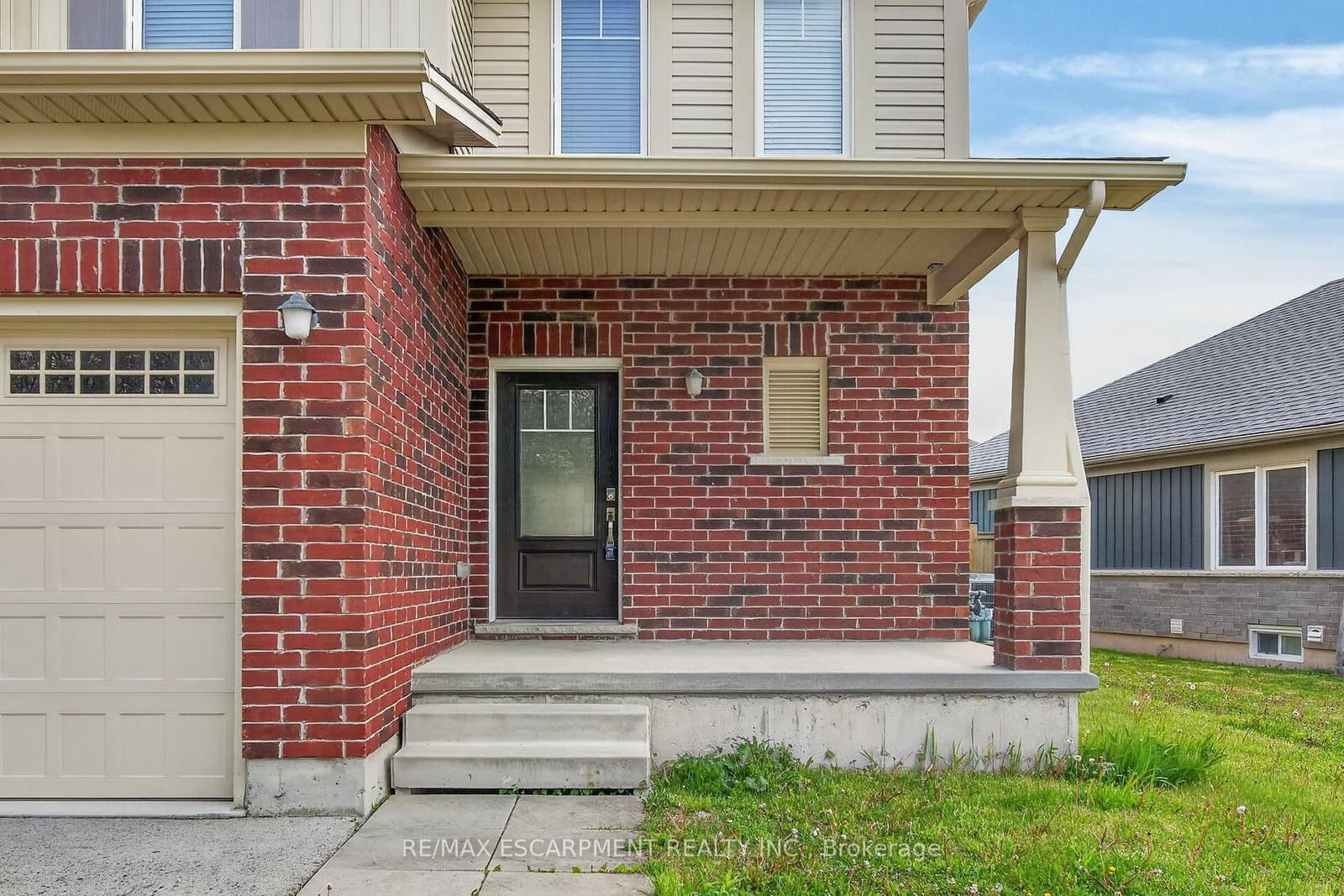 9 Winterberry Boulevard, Thorold, ON — photo 2