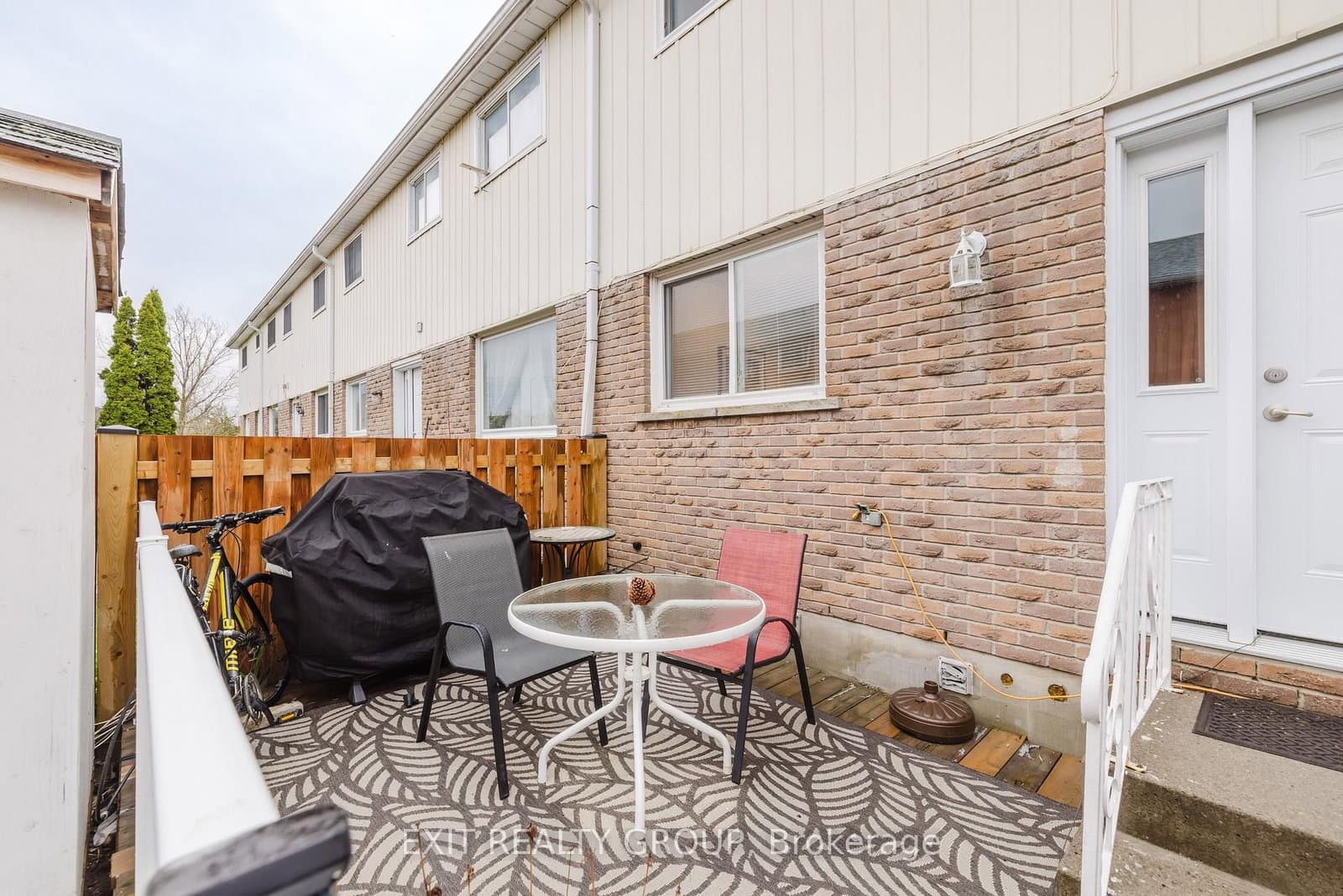 36 - 19 Tracey Park Drive, Belleville, ON — photo 2