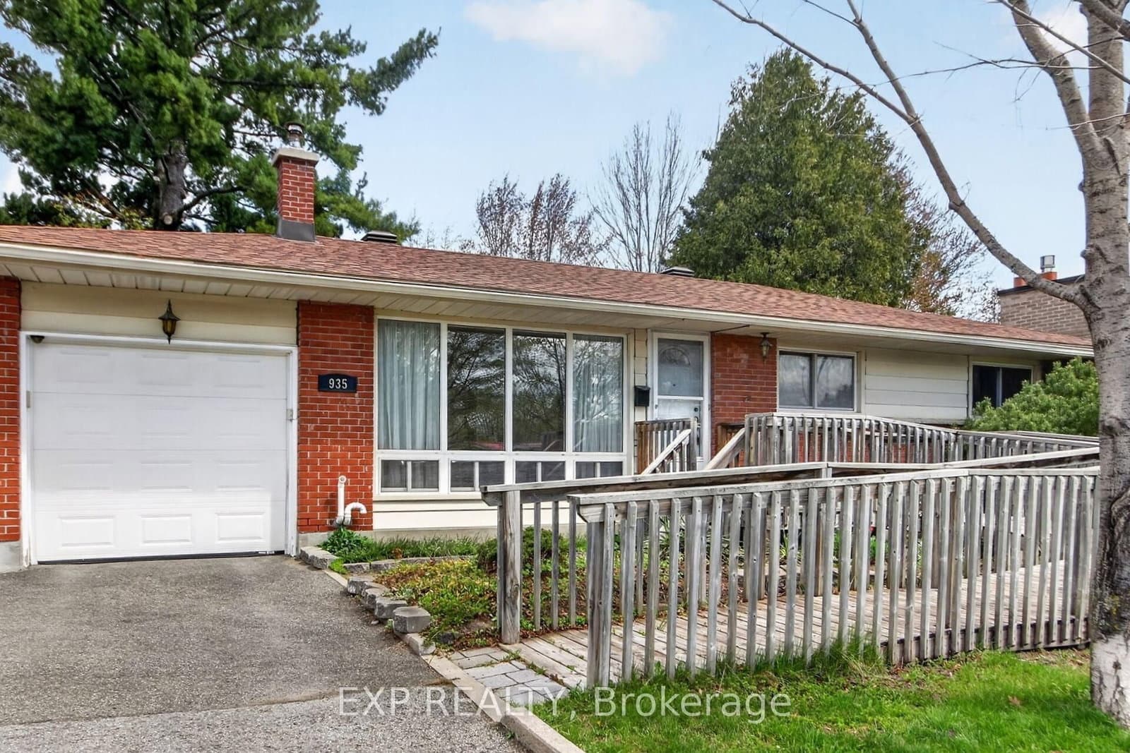 935 Pleasant Park Road, Ottawa, ON — photo 2